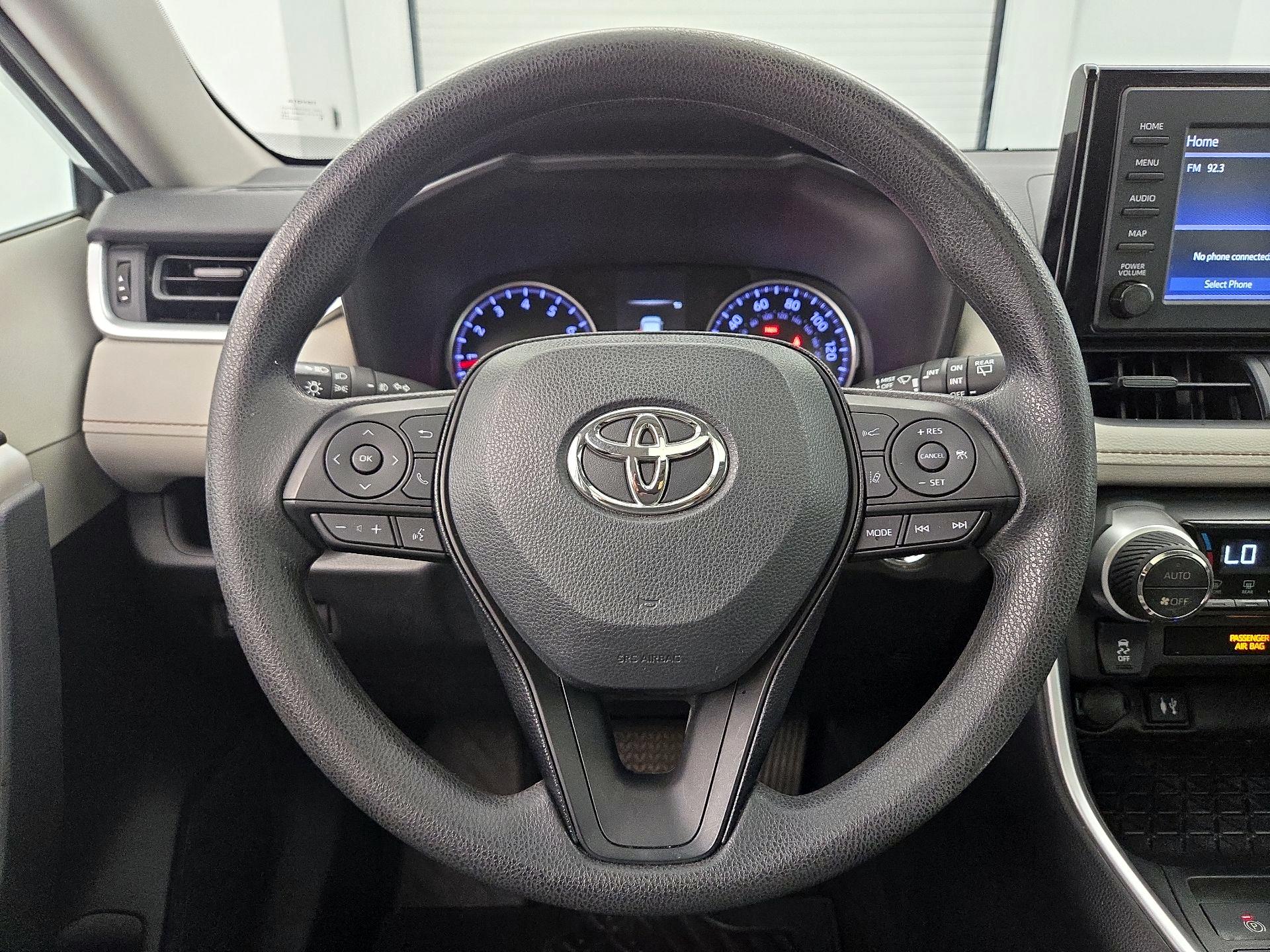 Thumbnail: 2019 Toyota RAV4 - 10
