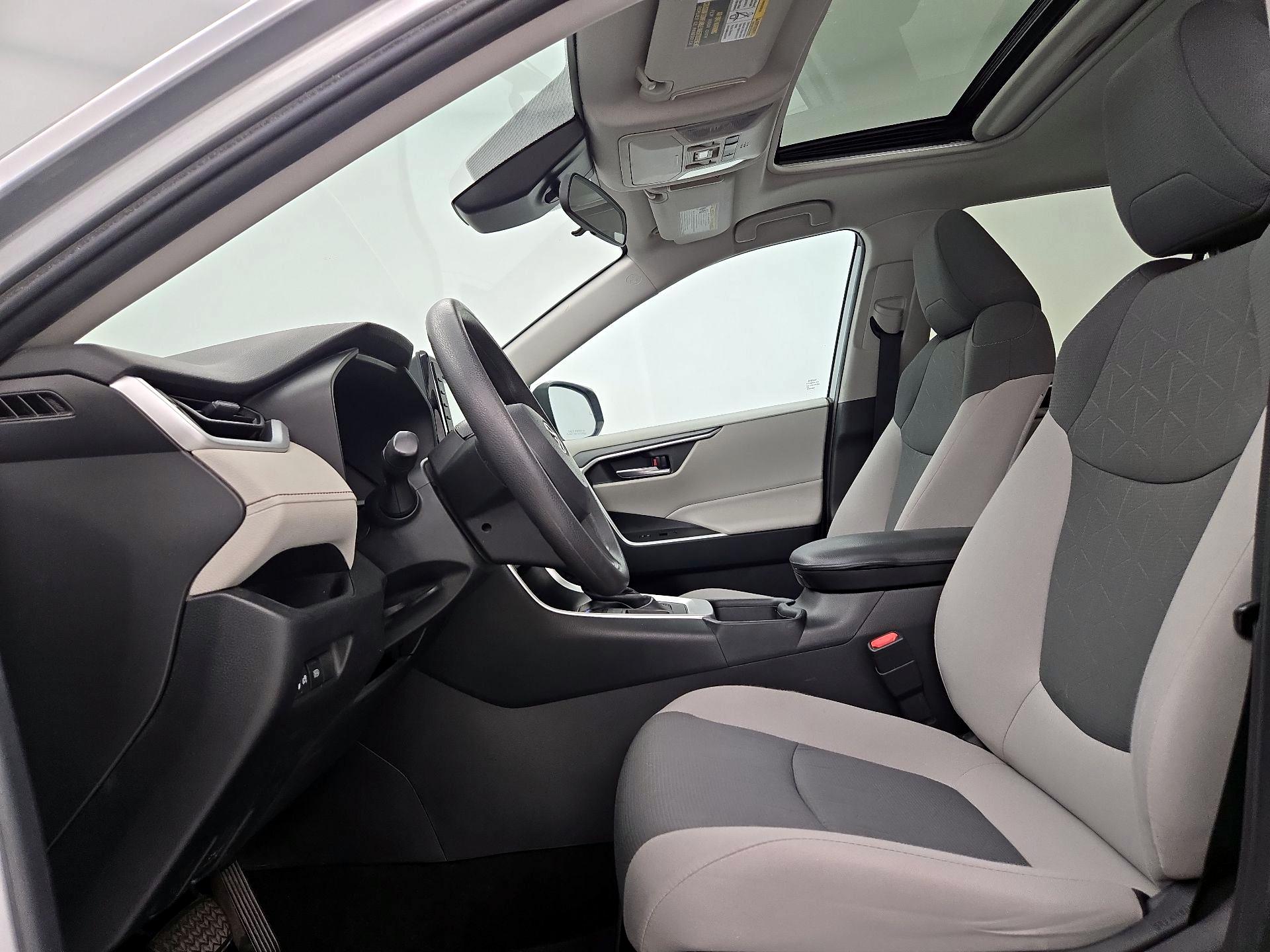 Thumbnail: 2019 Toyota RAV4 - 11