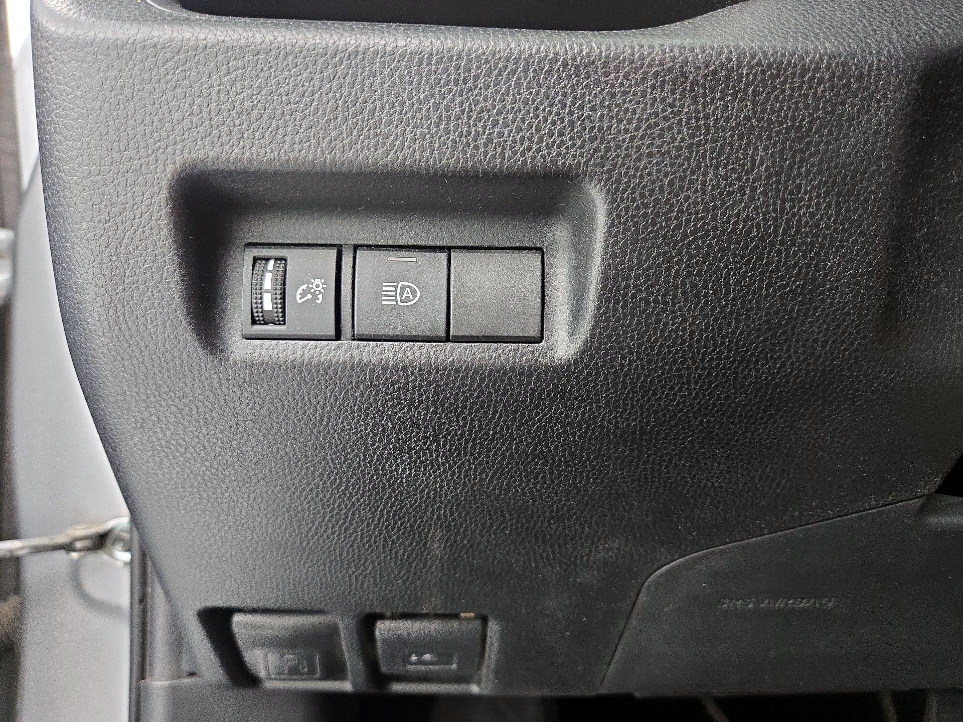 Thumbnail: 2019 Toyota RAV4 - 13