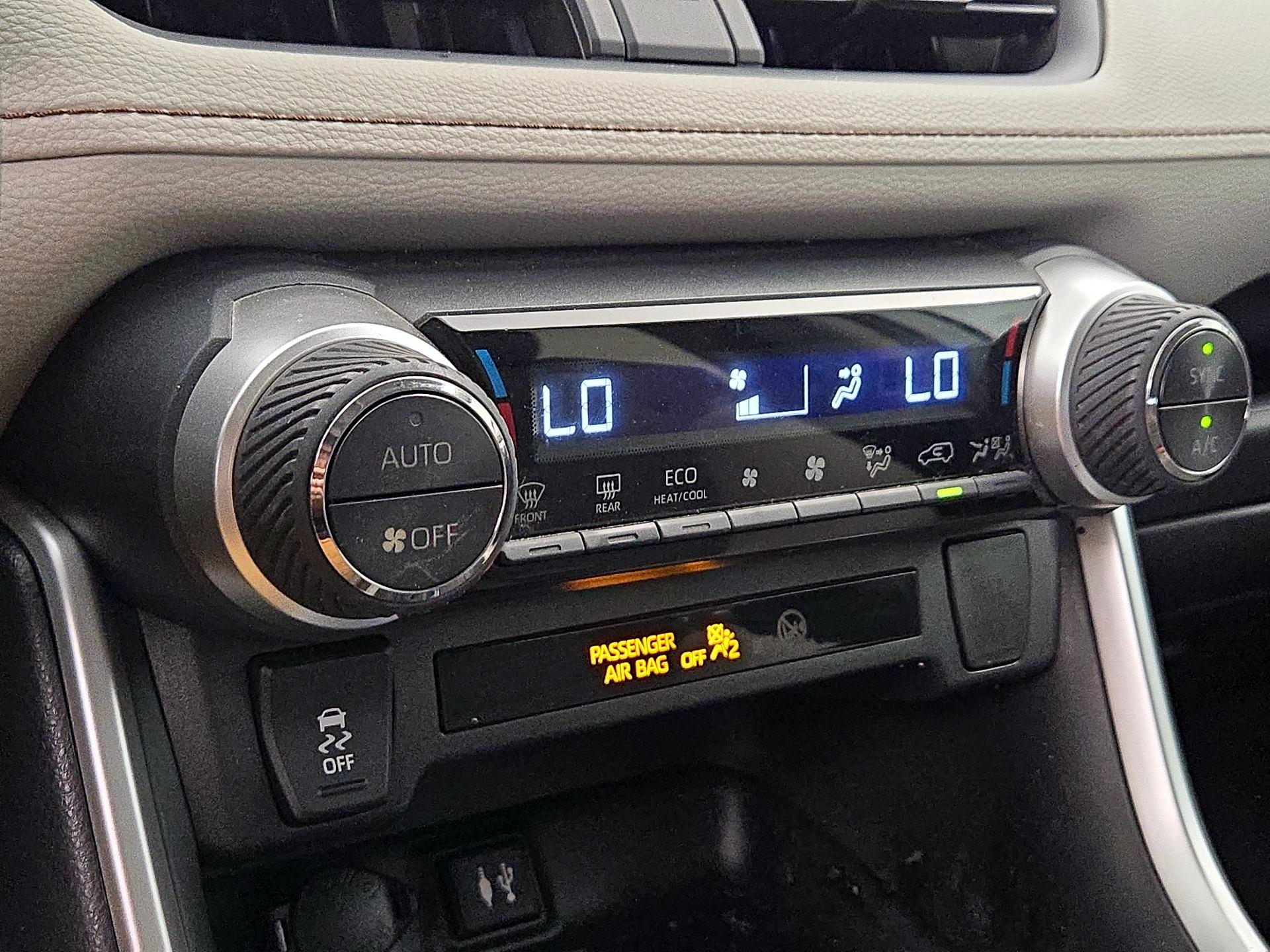 Thumbnail: 2019 Toyota RAV4 - 16