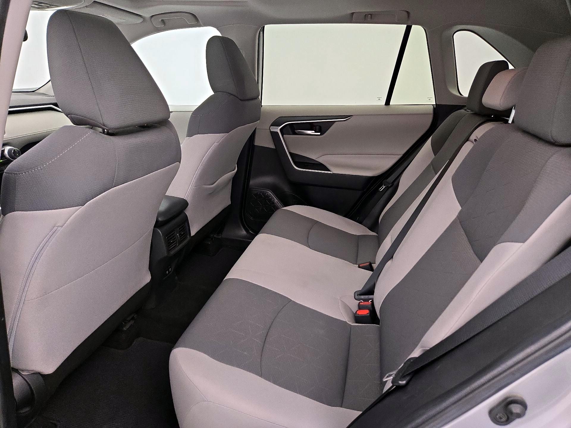 Thumbnail: 2019 Toyota RAV4 - 20