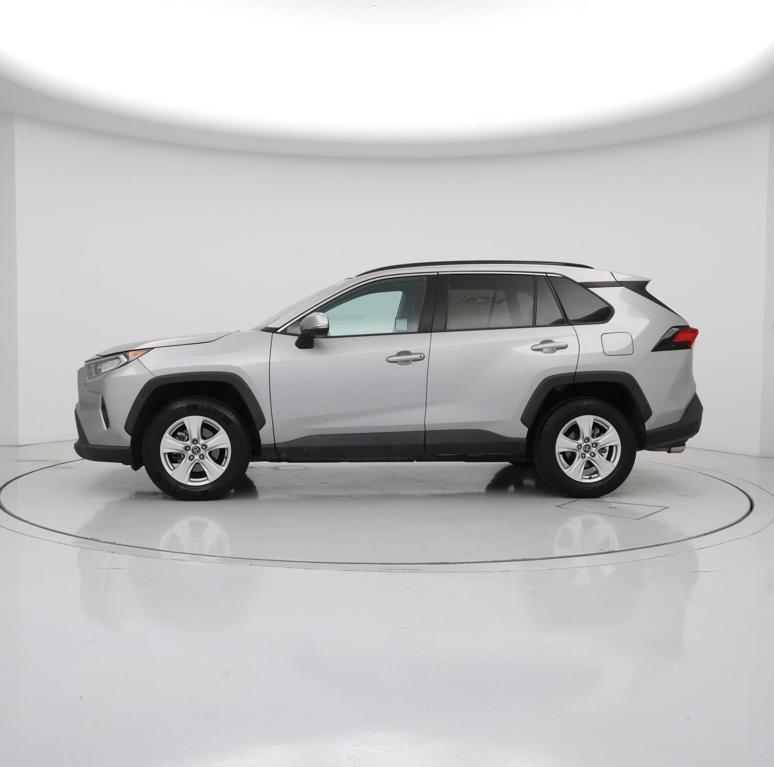 Thumbnail: 2019 Toyota RAV4 - 3