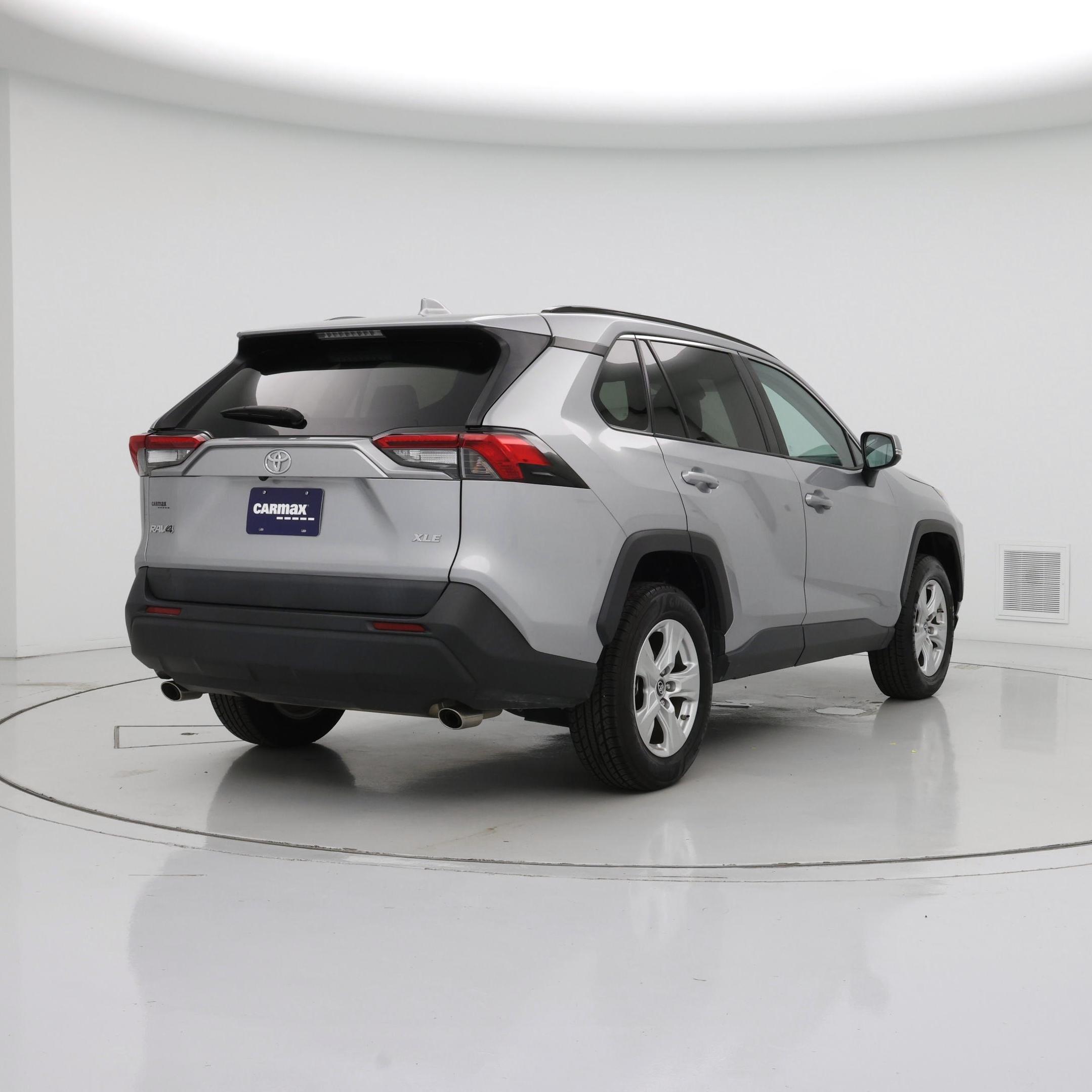 Thumbnail: 2019 Toyota RAV4 - 8