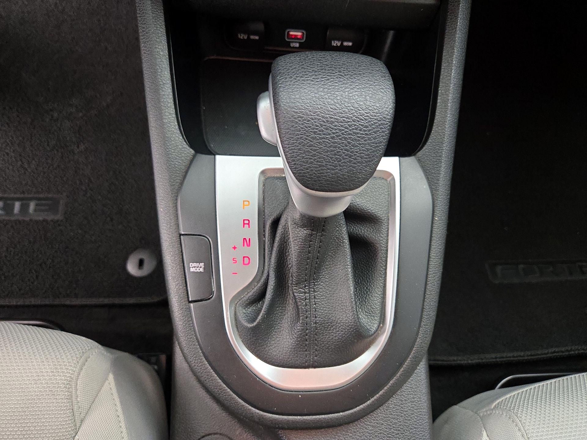 Thumbnail: 2023 Kia Forte - 17