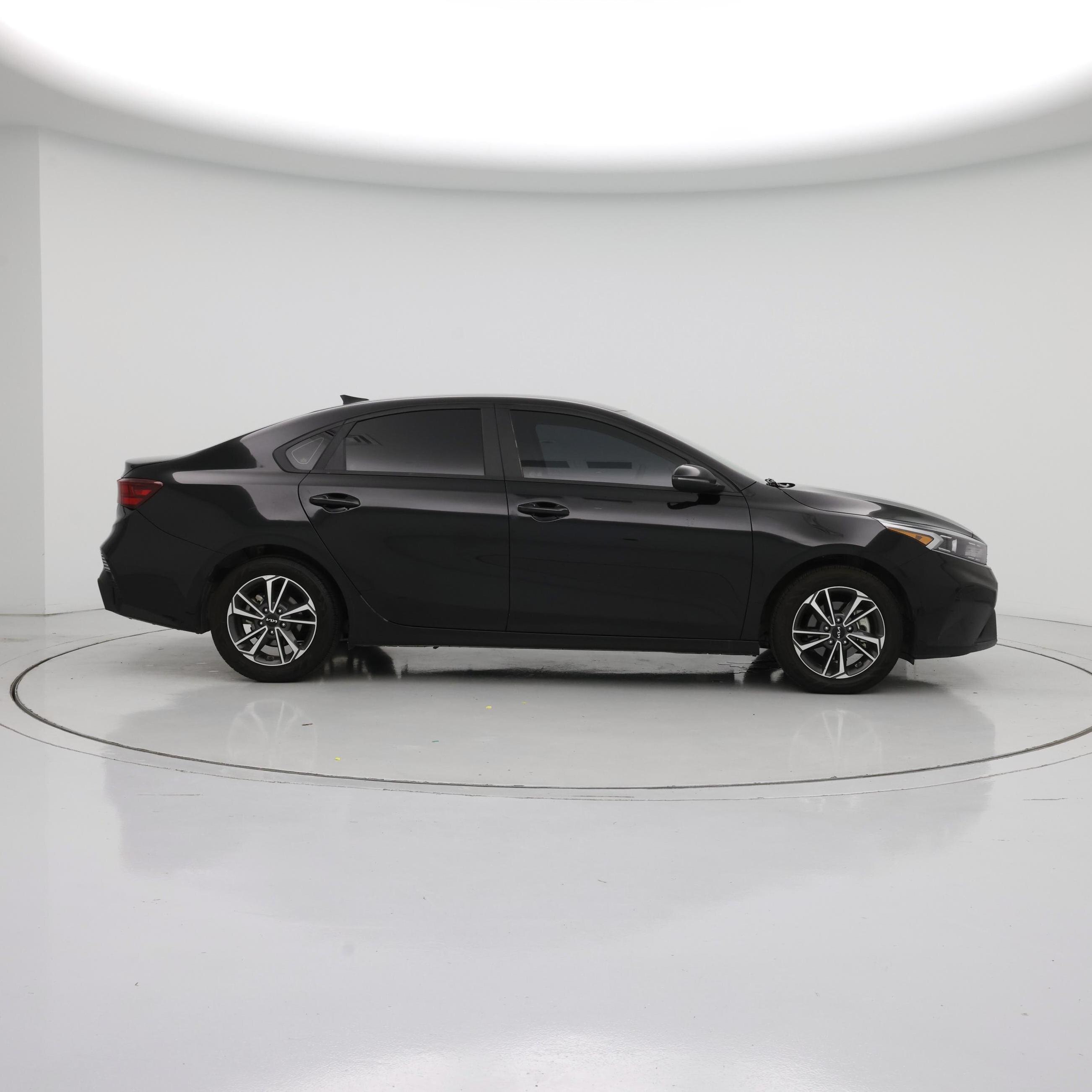 Thumbnail: 2023 Kia Forte - 7