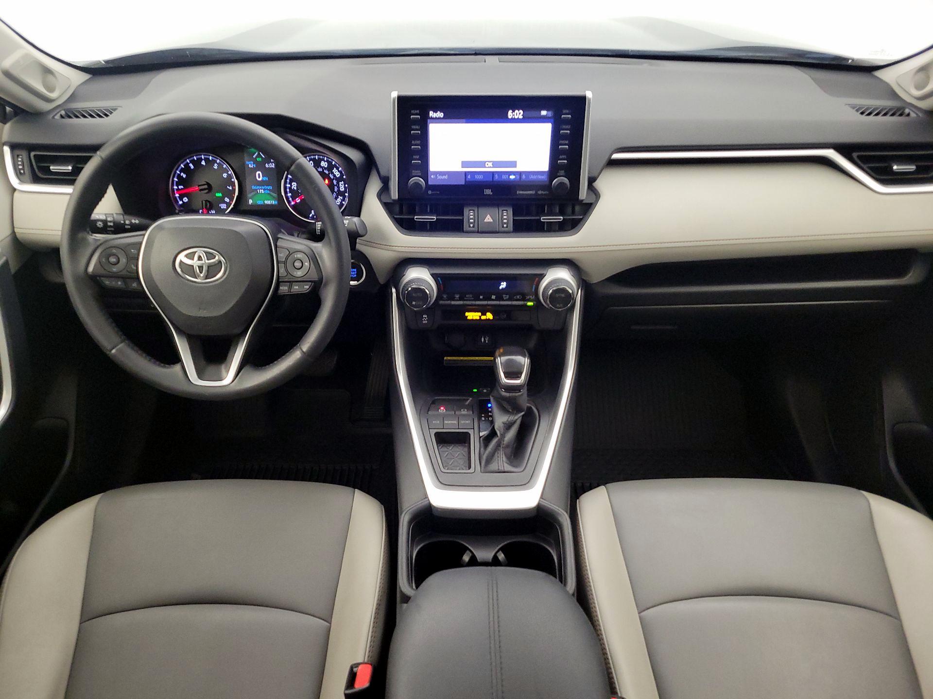 Thumbnail: 2019 Toyota RAV4 - 9
