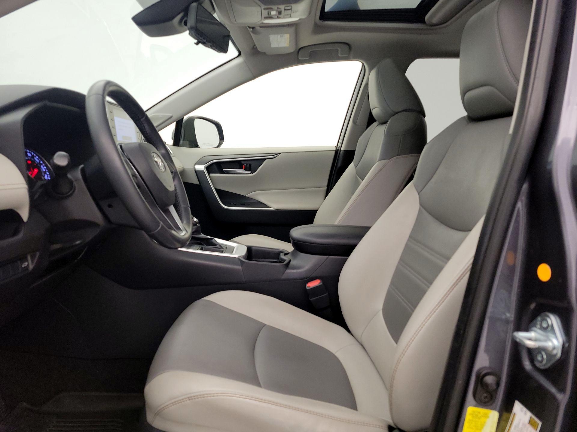 Thumbnail: 2019 Toyota RAV4 - 11