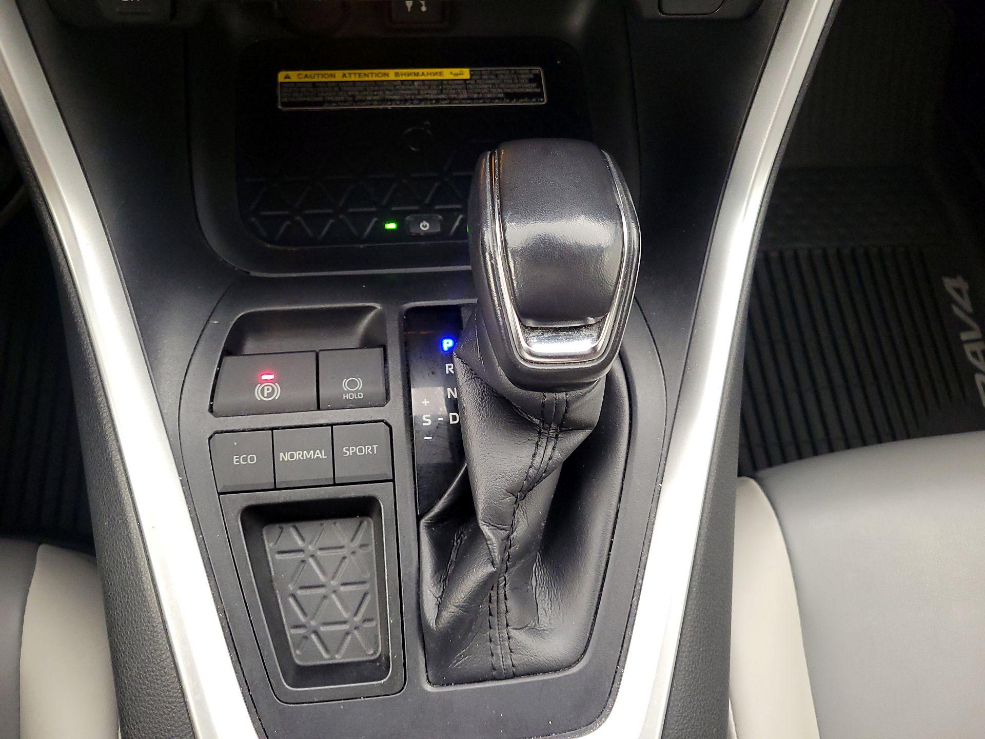 Thumbnail: 2019 Toyota RAV4 - 17