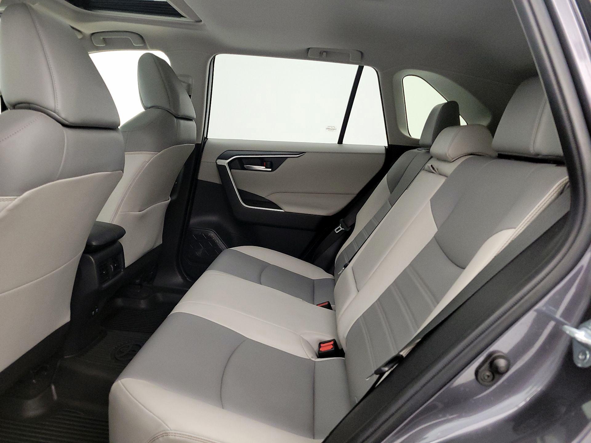 Thumbnail: 2019 Toyota RAV4 - 20