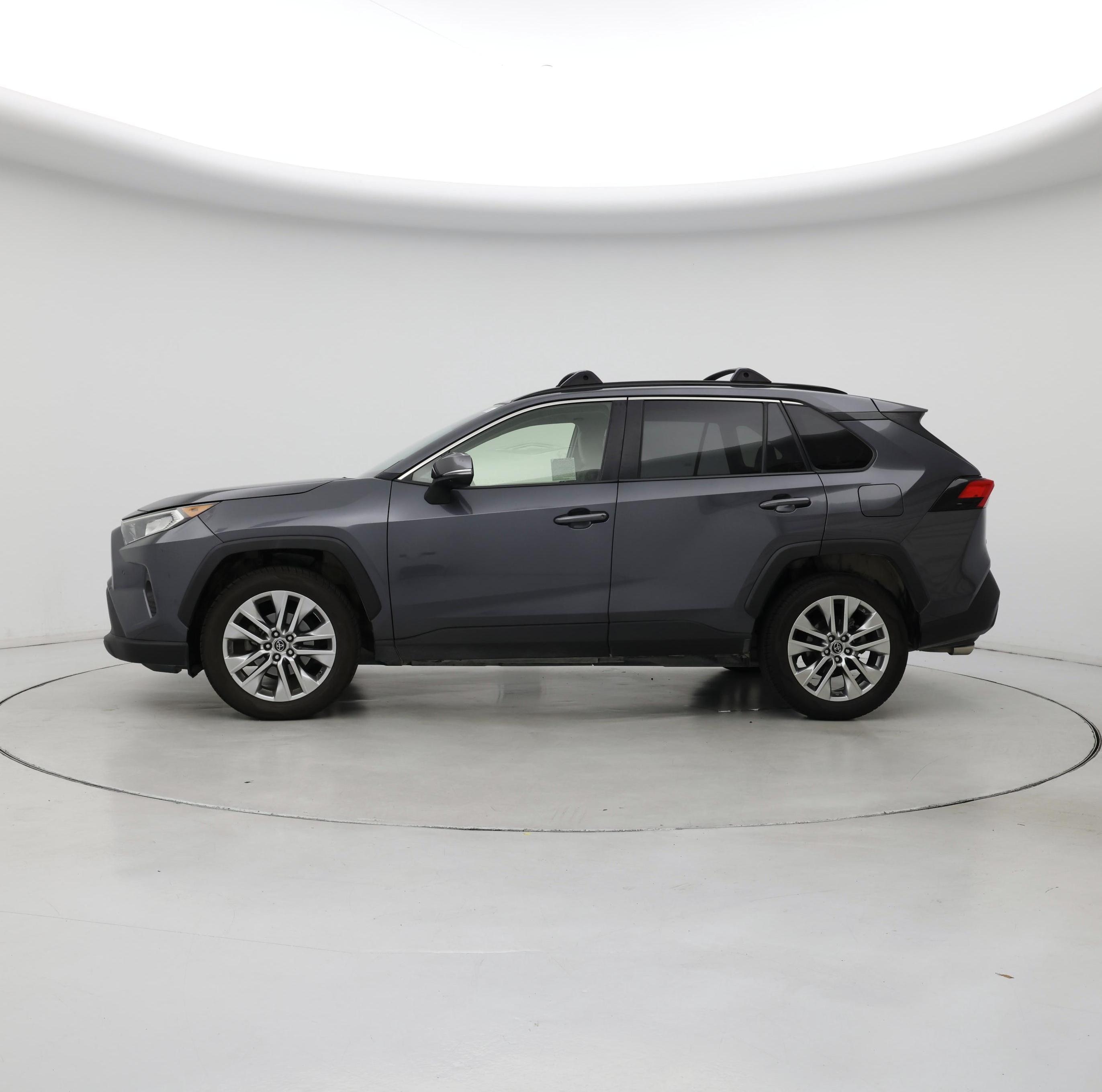 Thumbnail: 2019 Toyota RAV4 - 3