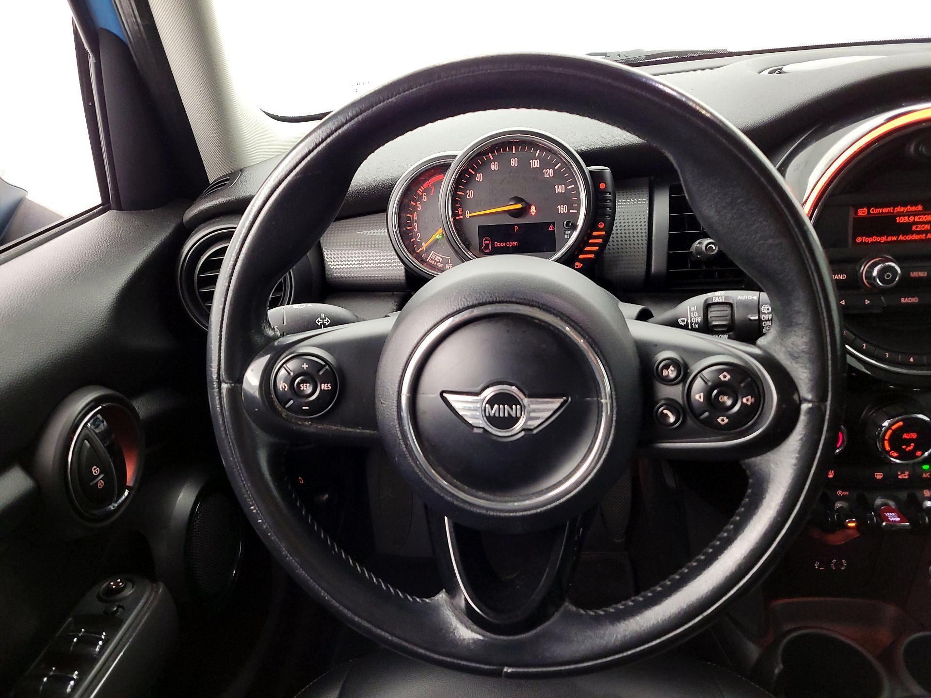 Thumbnail: 2015 MINI Cooper Hardtop - 10