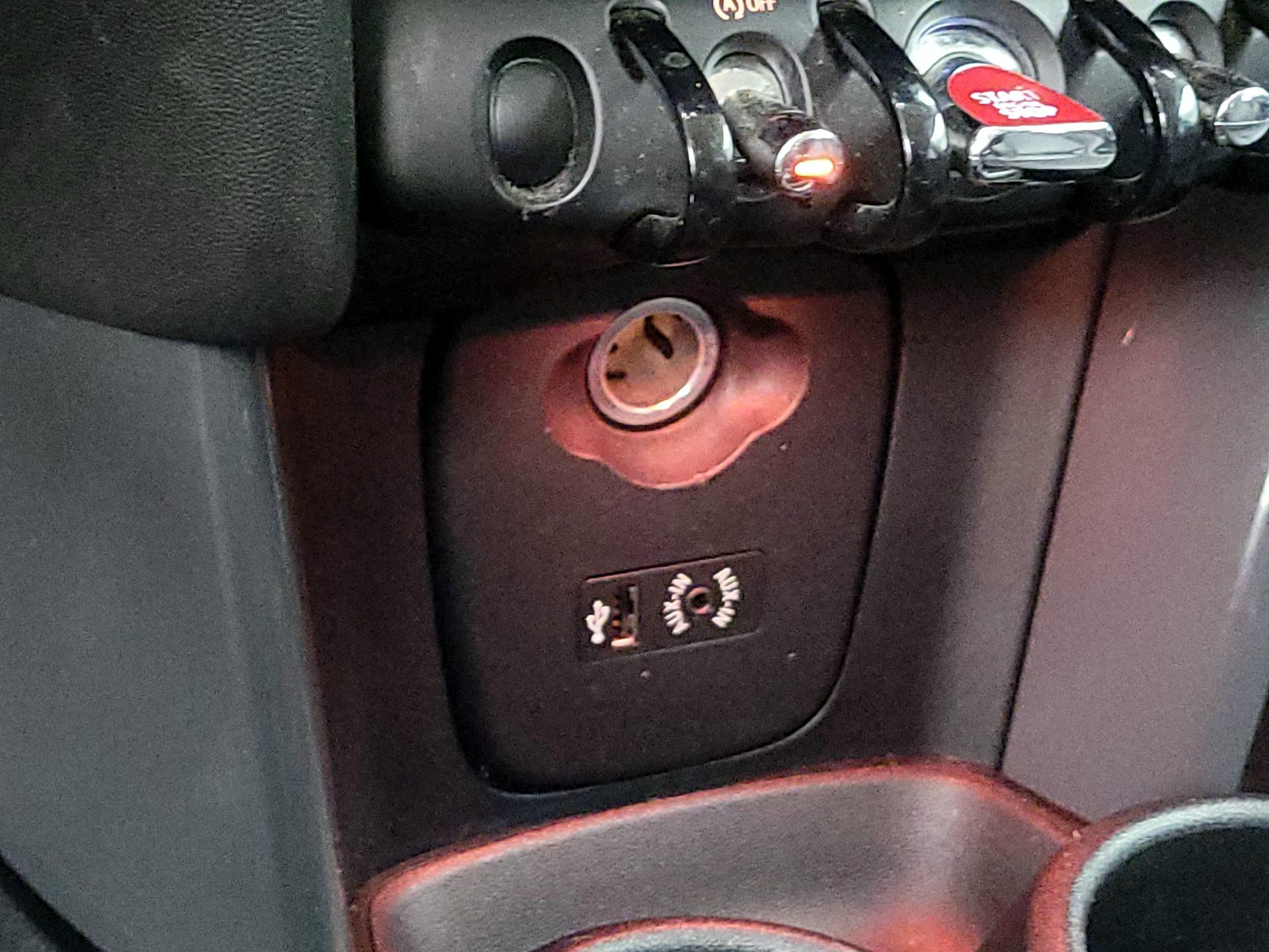 Thumbnail: 2015 MINI Cooper Hardtop - 17