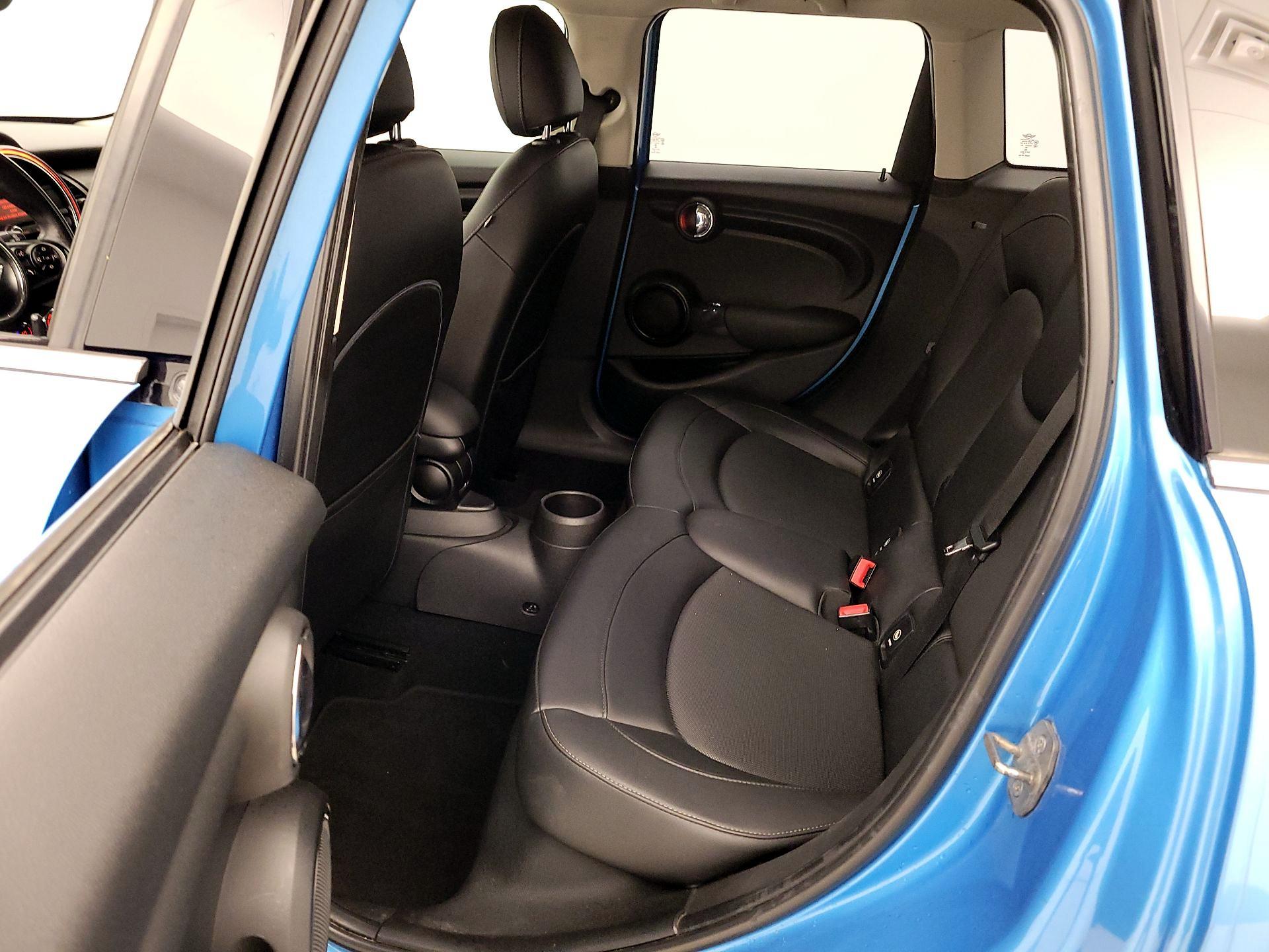 Thumbnail: 2015 MINI Cooper Hardtop - 18