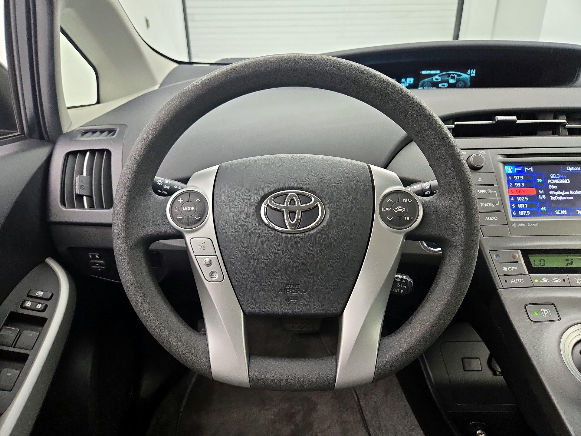 Thumbnail: 2013 Toyota Prius - 10