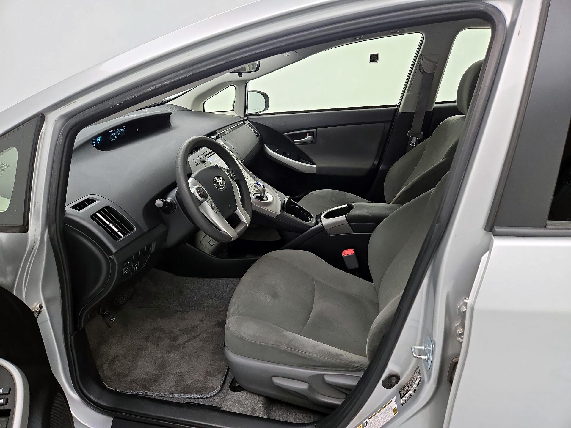 Thumbnail: 2013 Toyota Prius - 11