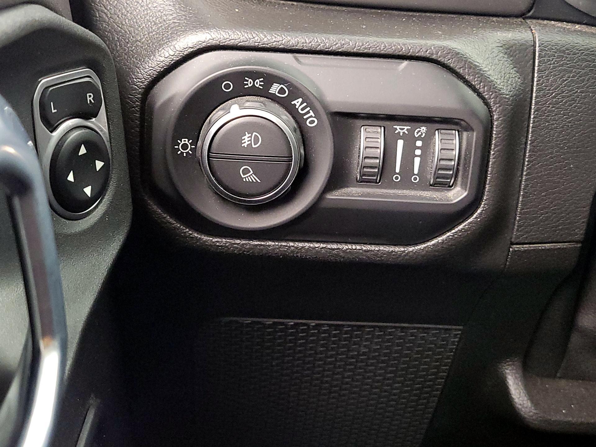 Thumbnail: 2021 Jeep Gladiator - 13