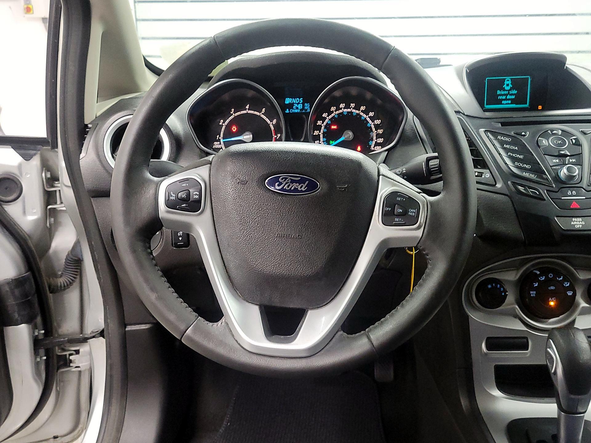 Thumbnail: 2015 Ford Fiesta - 10