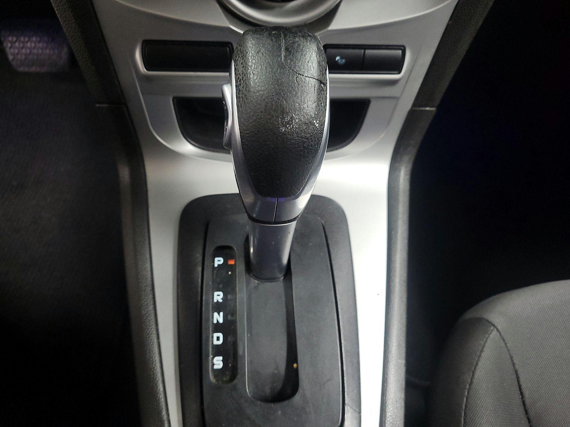 Thumbnail: 2015 Ford Fiesta - 16