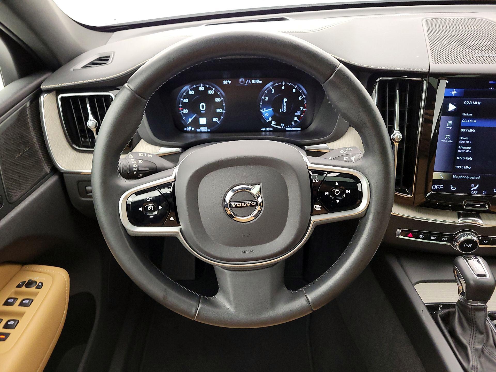 Thumbnail: 2019 Volvo XC60 - 10