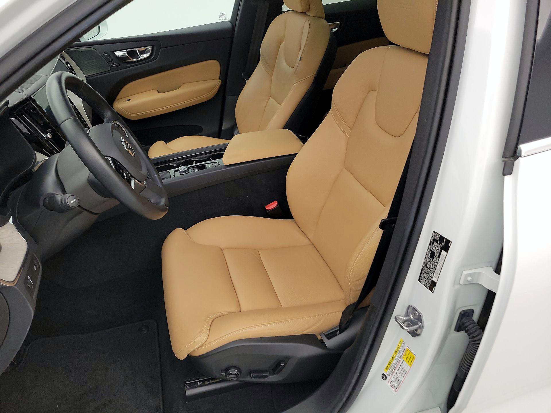 Thumbnail: 2019 Volvo XC60 - 11