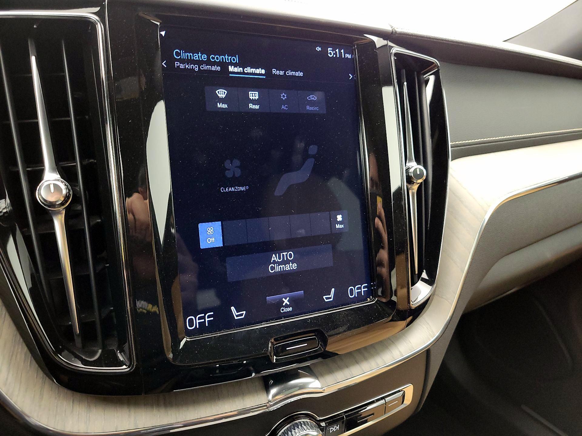Thumbnail: 2019 Volvo XC60 - 17