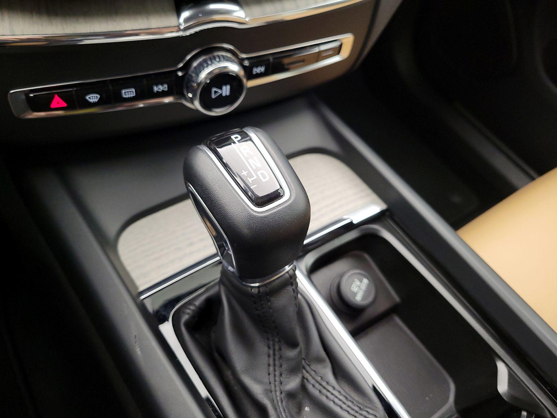 Thumbnail: 2019 Volvo XC60 - 18