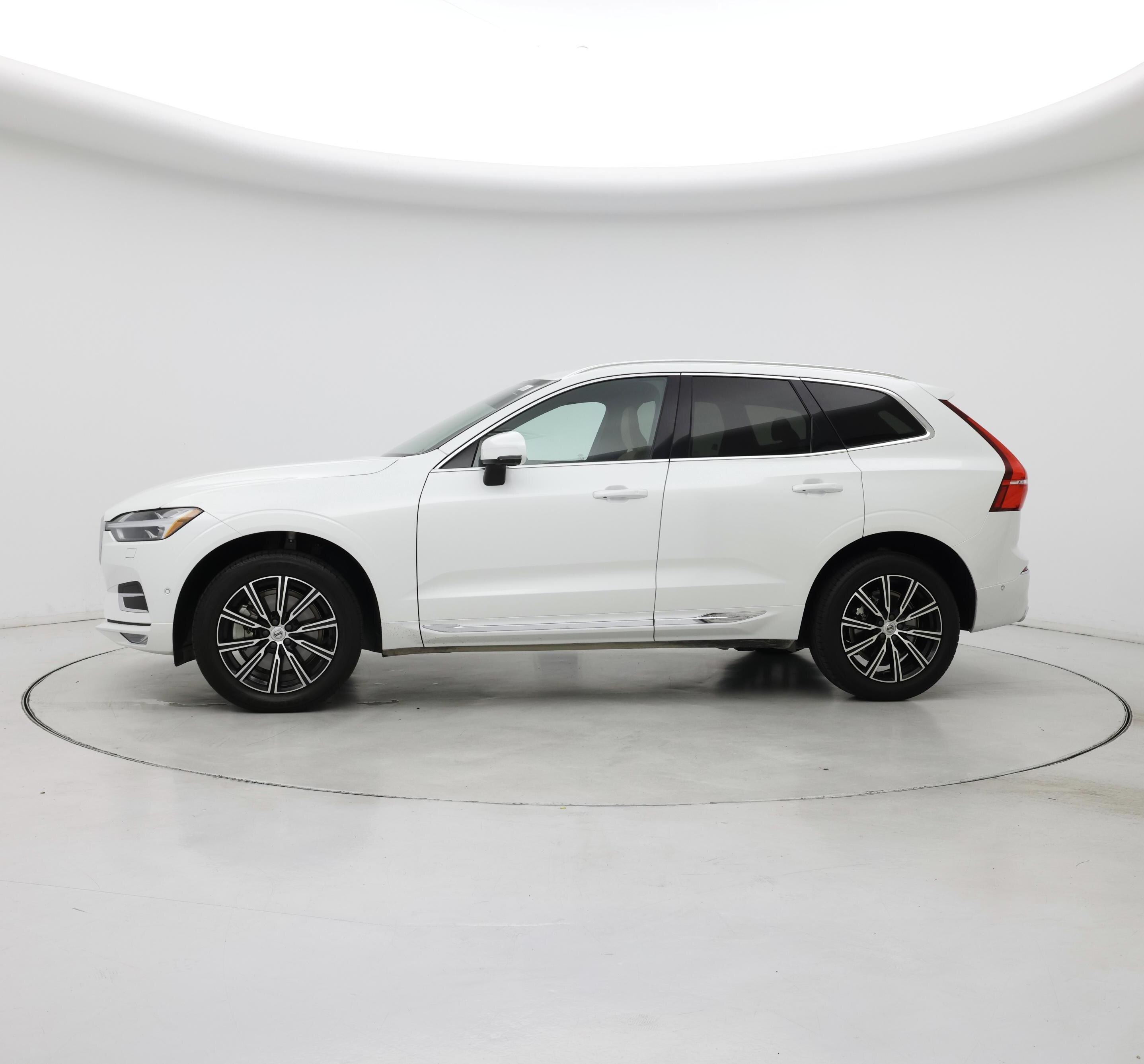 Thumbnail: 2019 Volvo XC60 - 3
