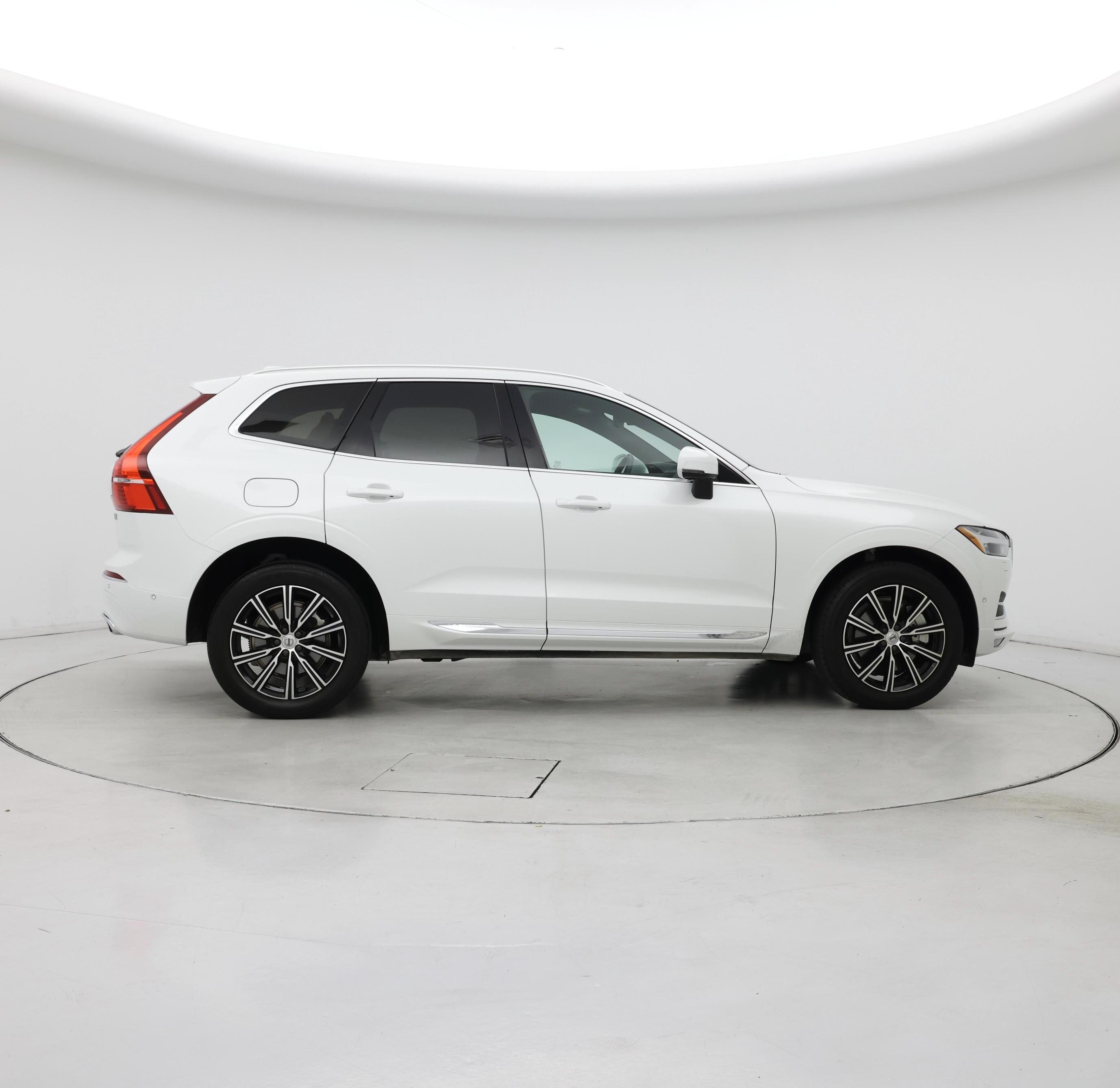 Thumbnail: 2019 Volvo XC60 - 7