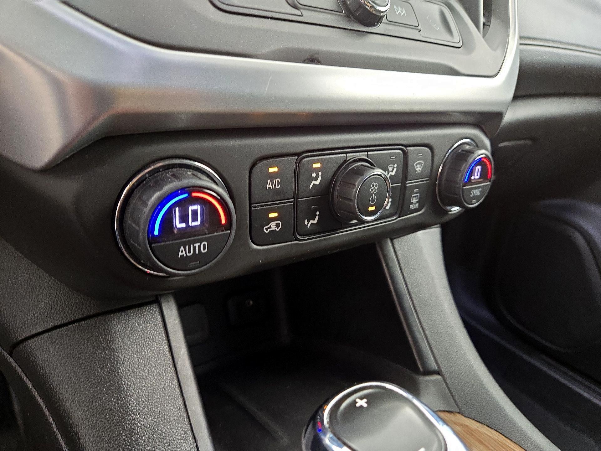 Thumbnail: 2018 GMC Acadia - 16