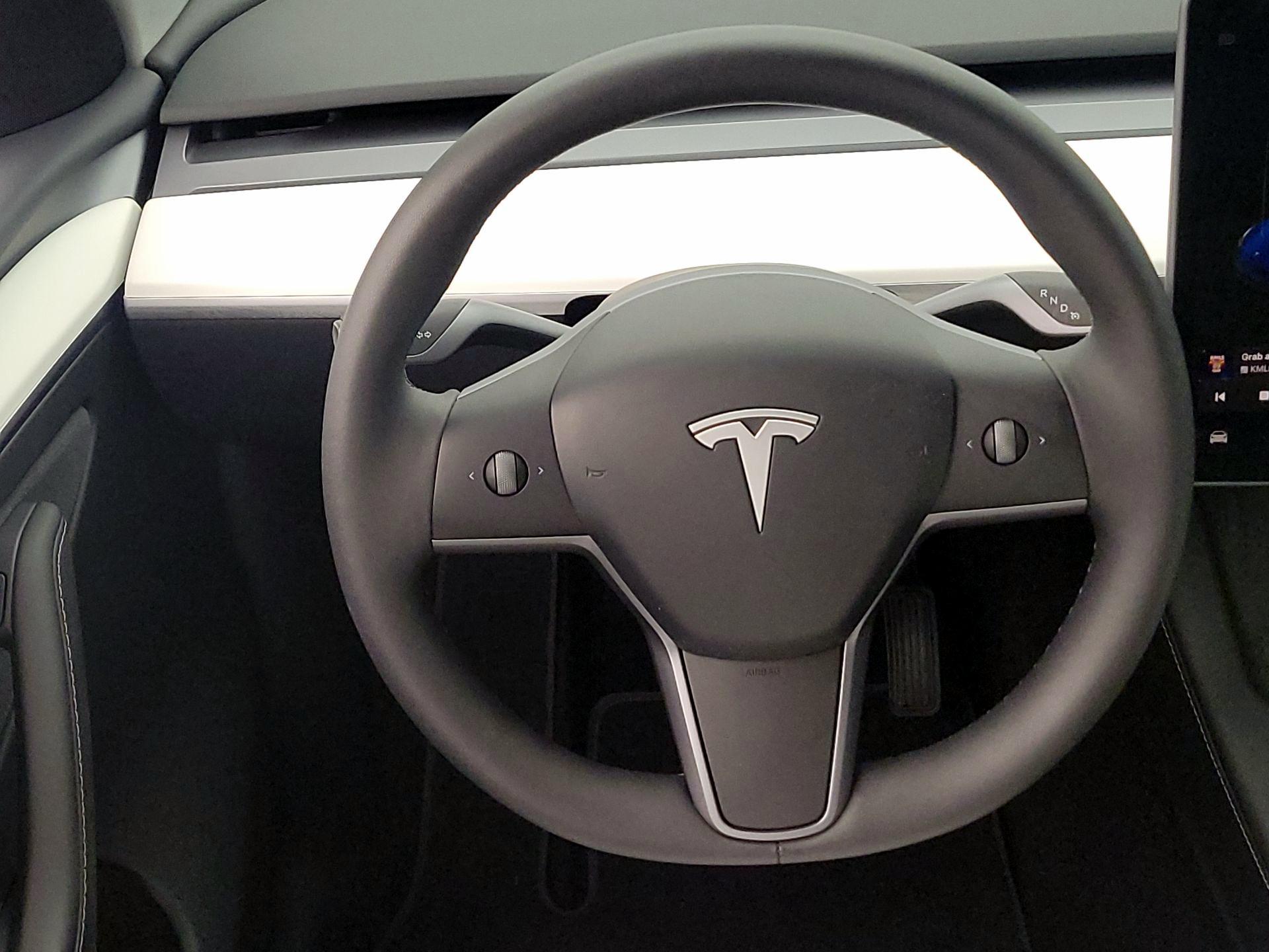 Thumbnail: 2025 Tesla Model Y - 10
