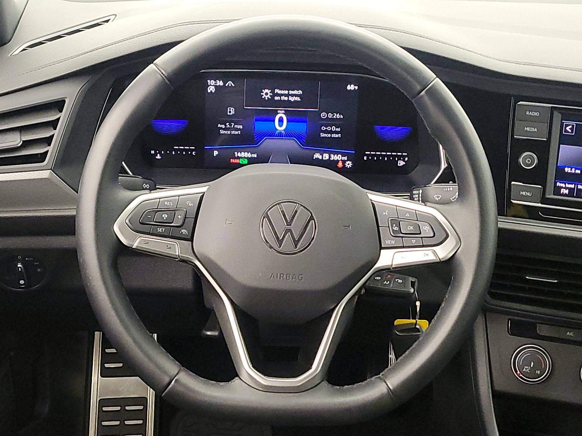 Thumbnail: 2023 Volkswagen Jetta - 10