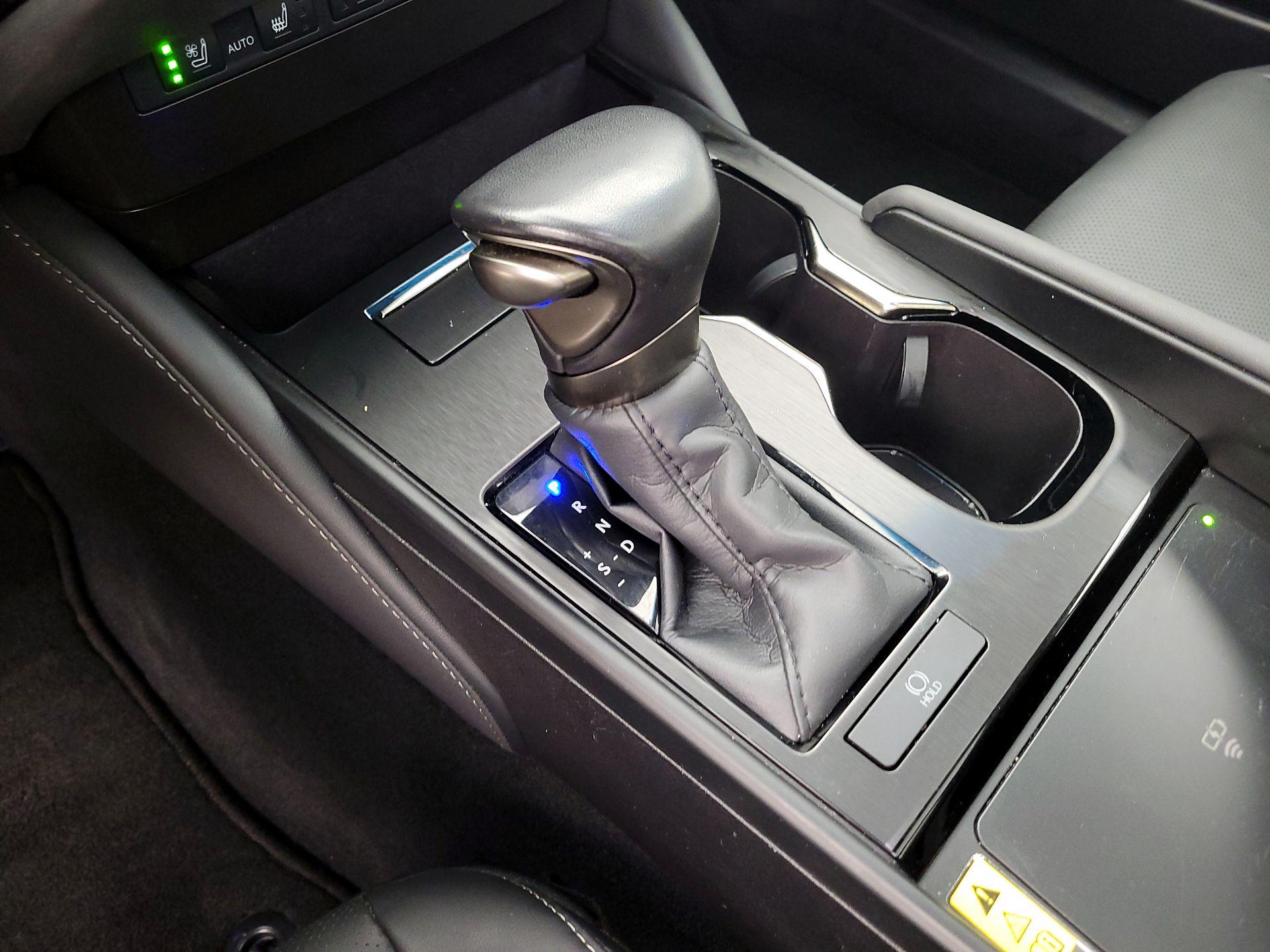 Thumbnail: 2024 Lexus ES - 17