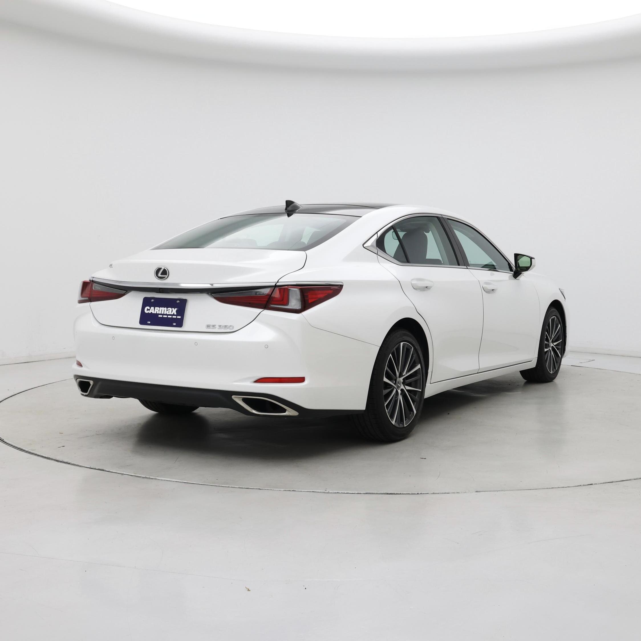 Thumbnail: 2024 Lexus ES - 8