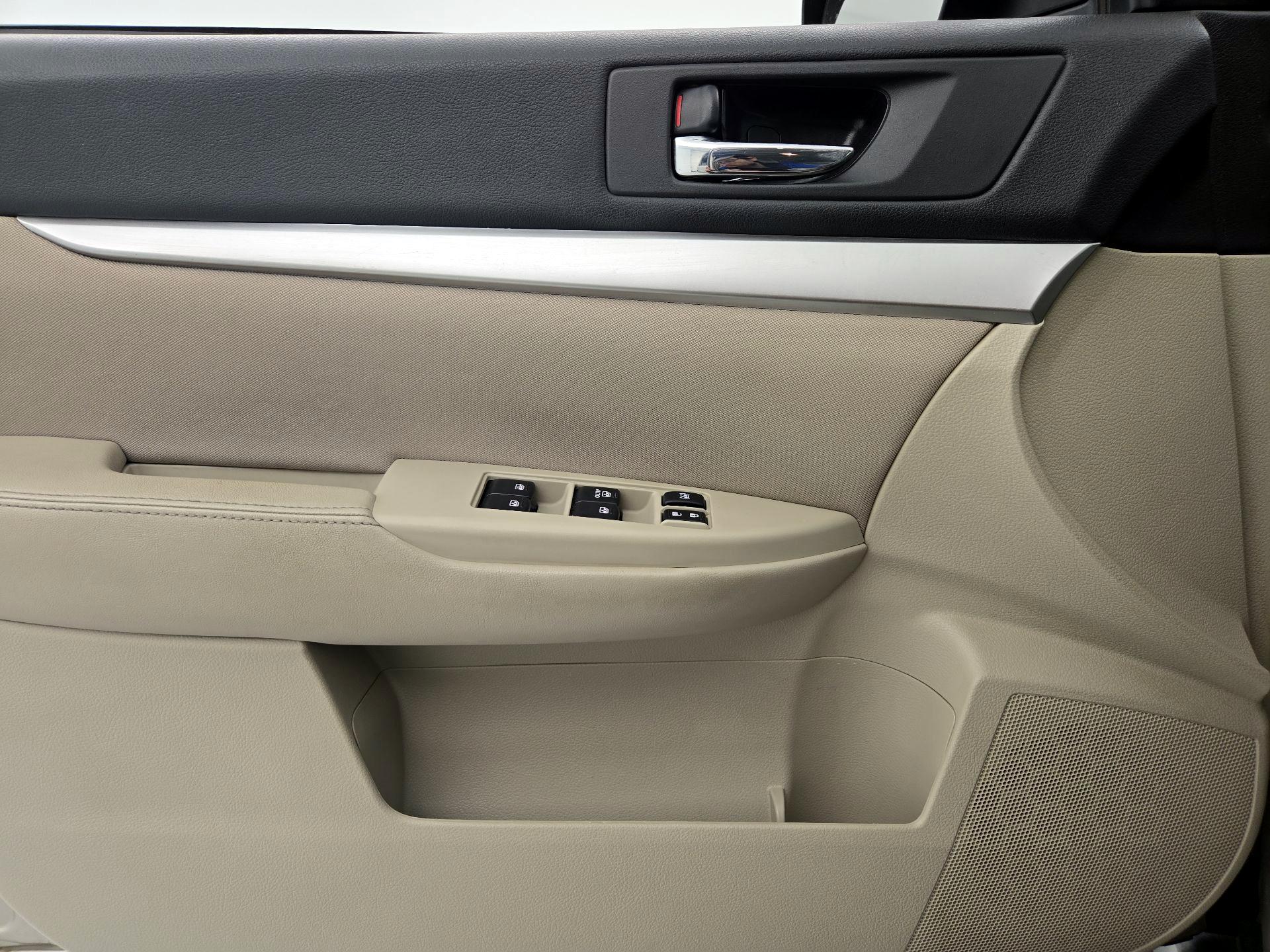 Thumbnail: 2014 Subaru Outback - 12