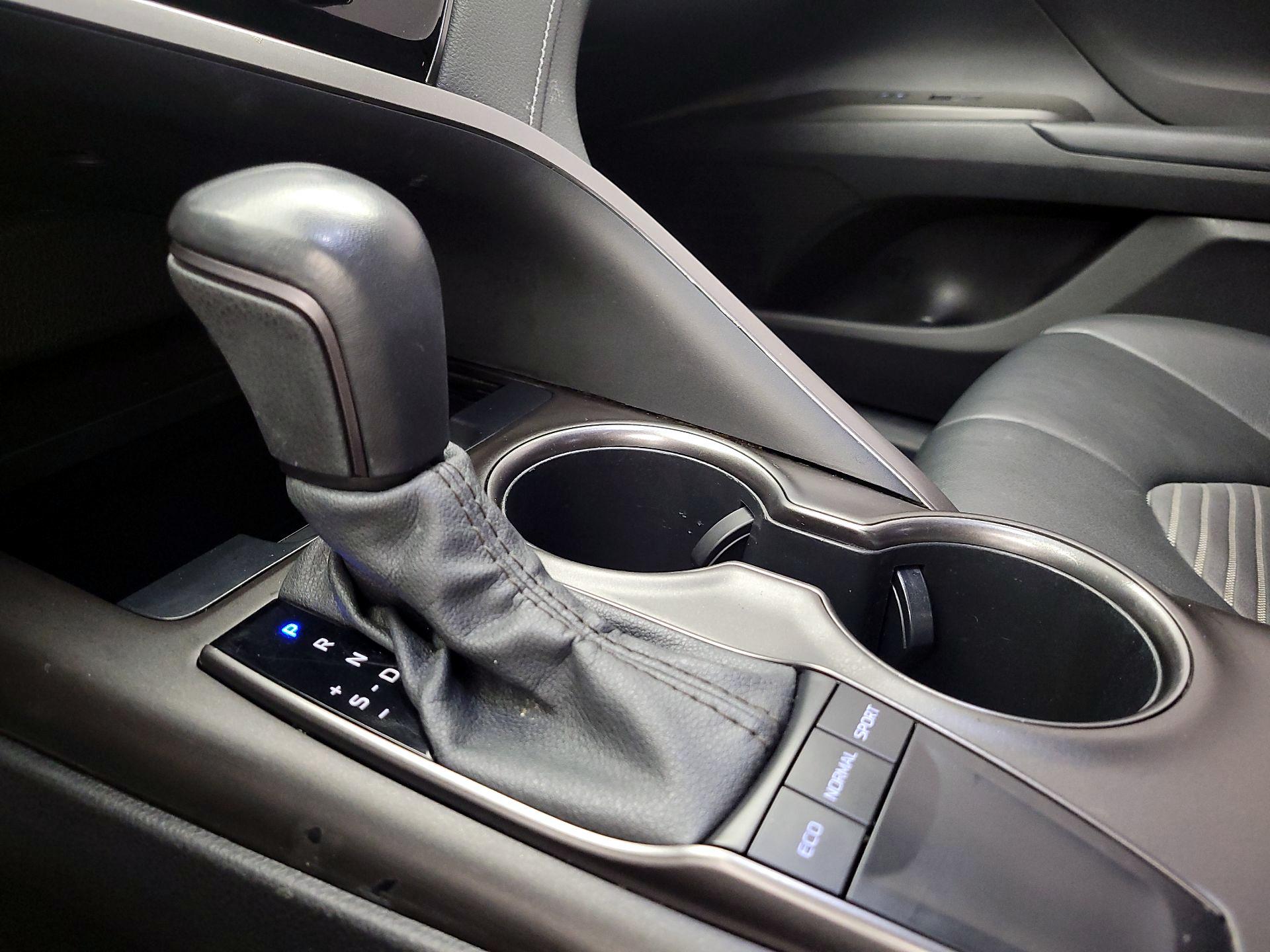 Thumbnail: 2022 Toyota Camry - 17