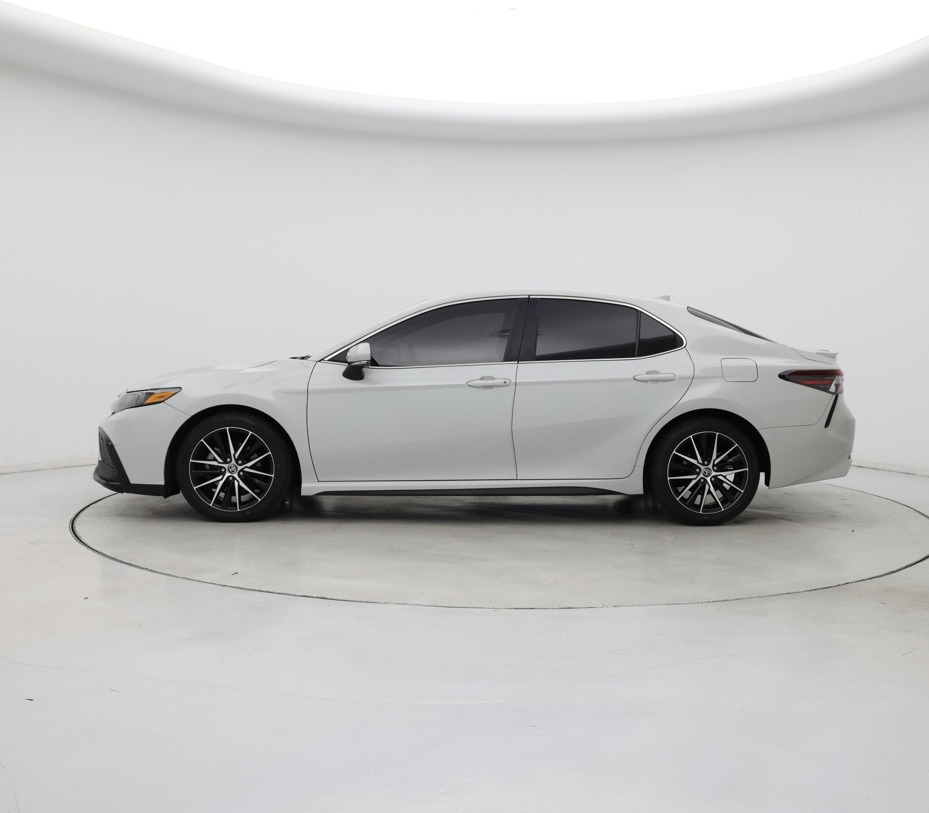 Thumbnail: 2022 Toyota Camry - 3