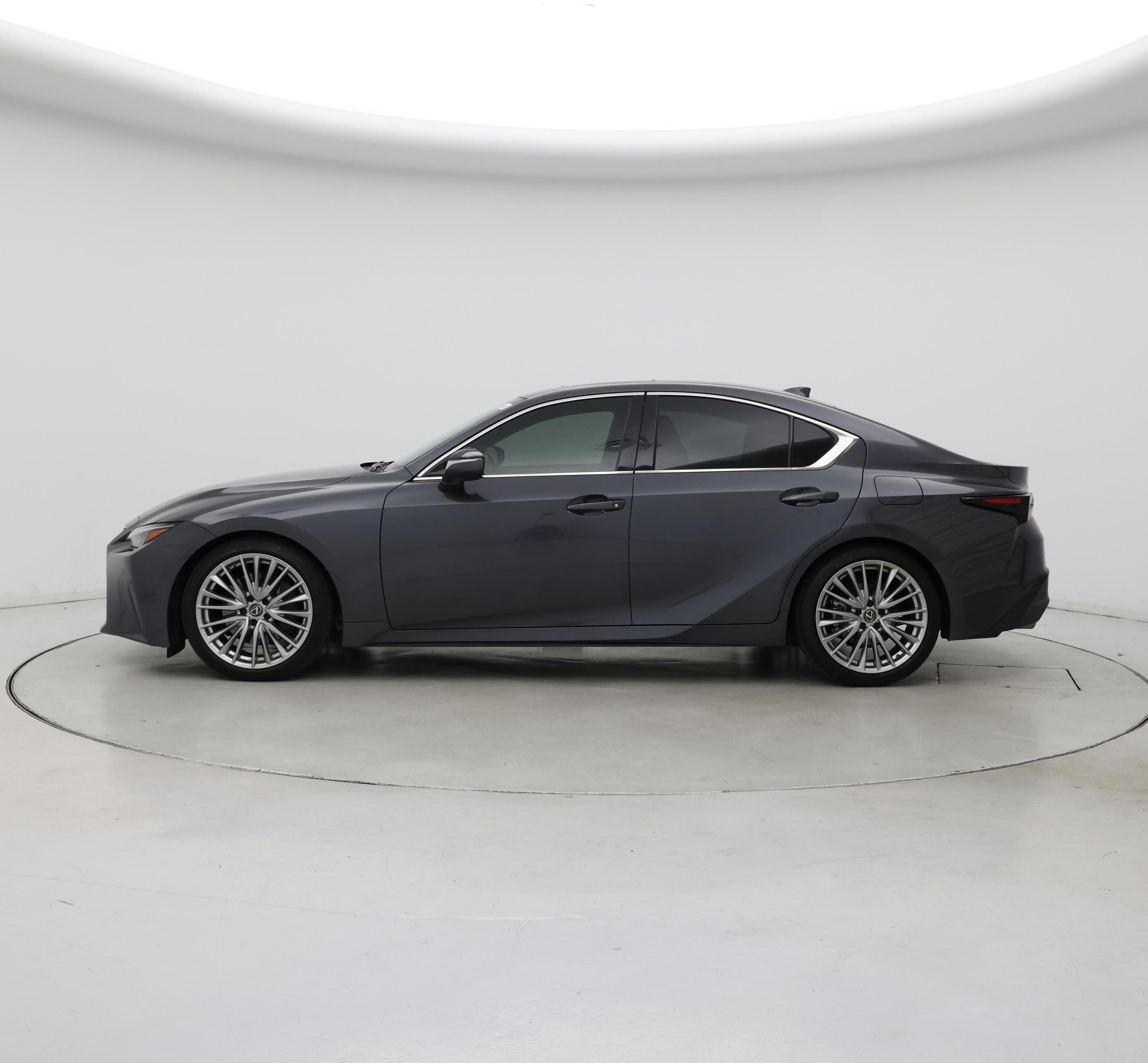 Thumbnail: 2022 Lexus IS - 3