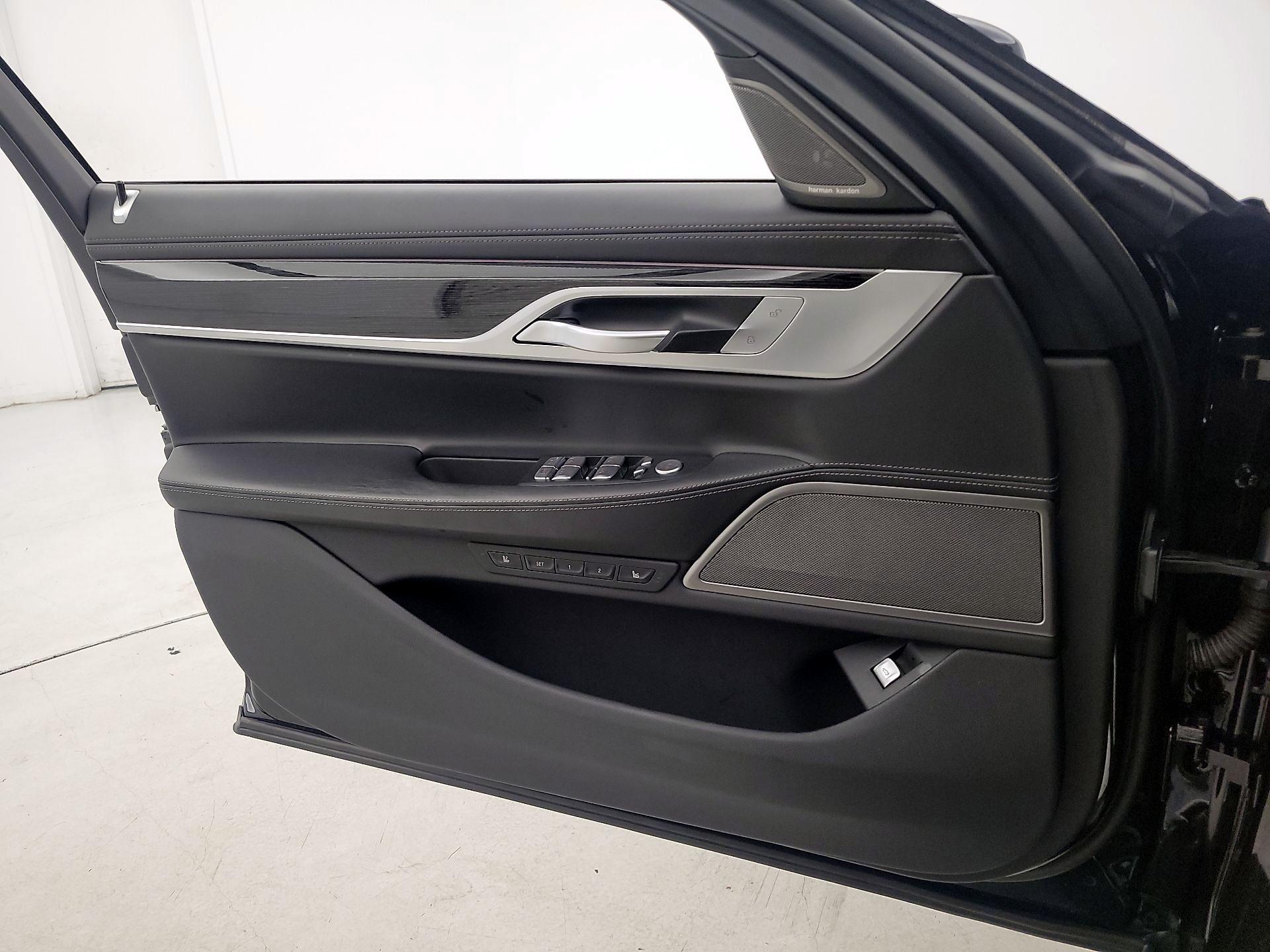 Thumbnail: 2021 BMW 7 Series - 12