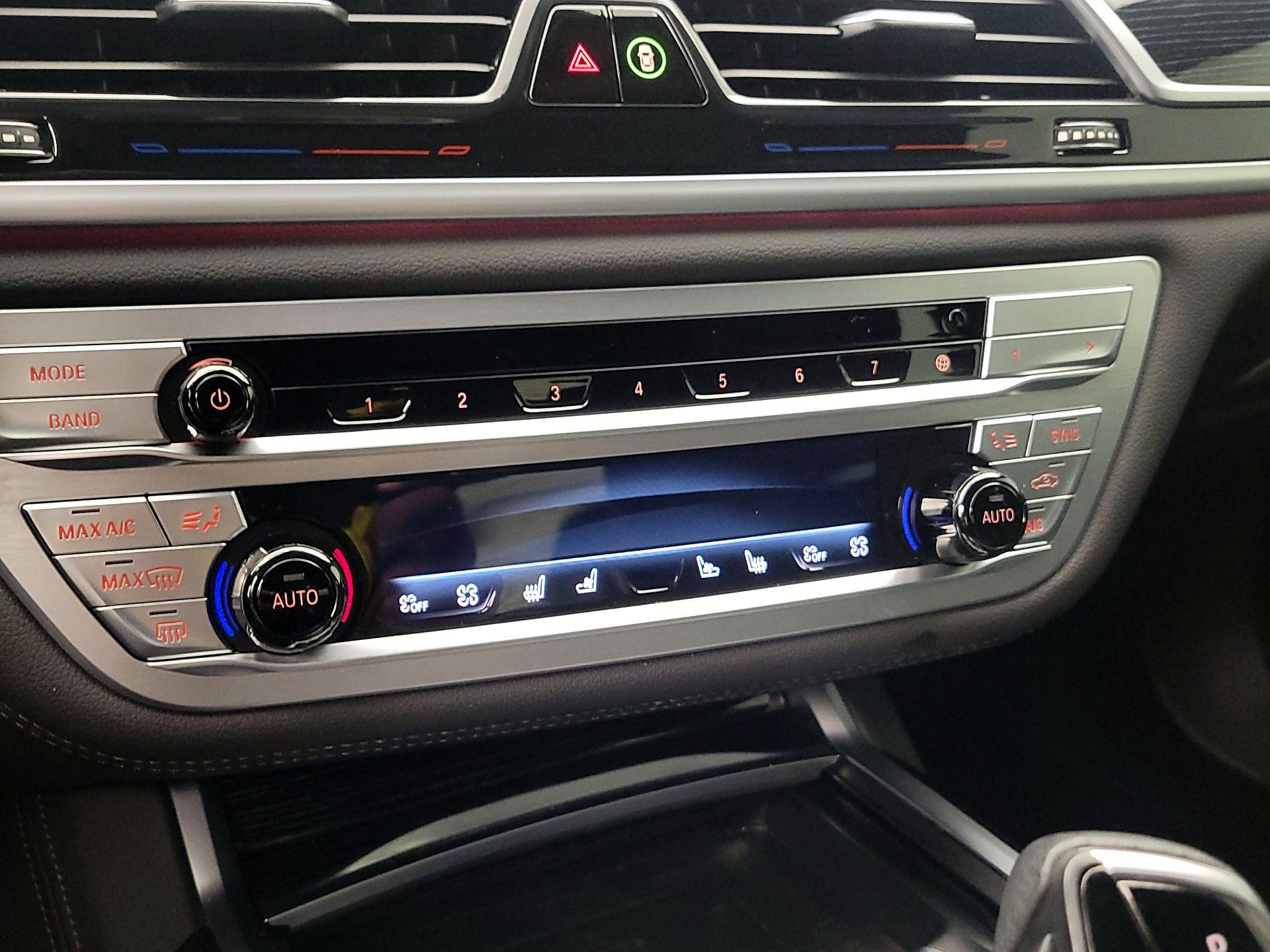 Thumbnail: 2021 BMW 7 Series - 17