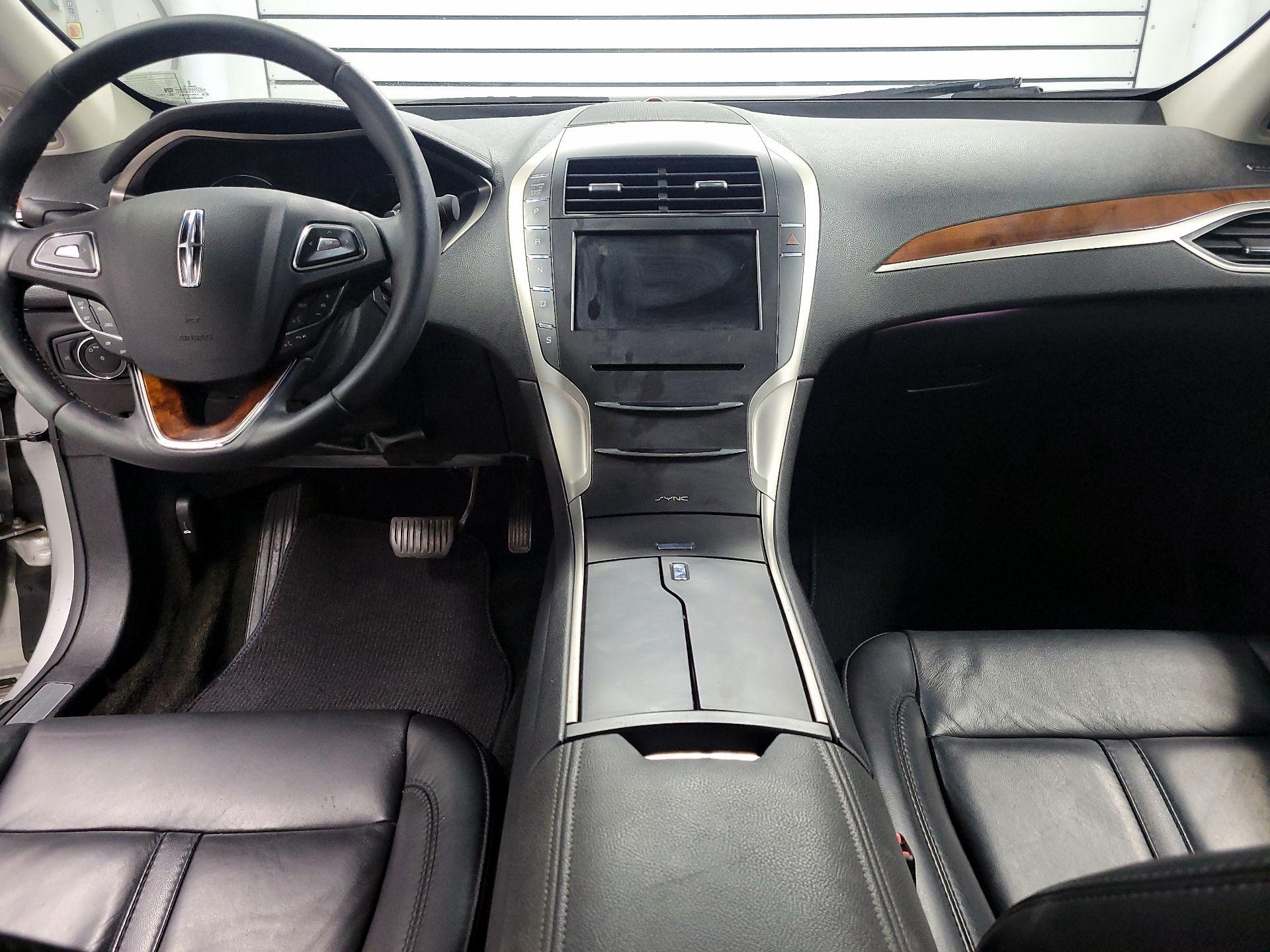 Thumbnail: 2016 Lincoln MKZ - 9