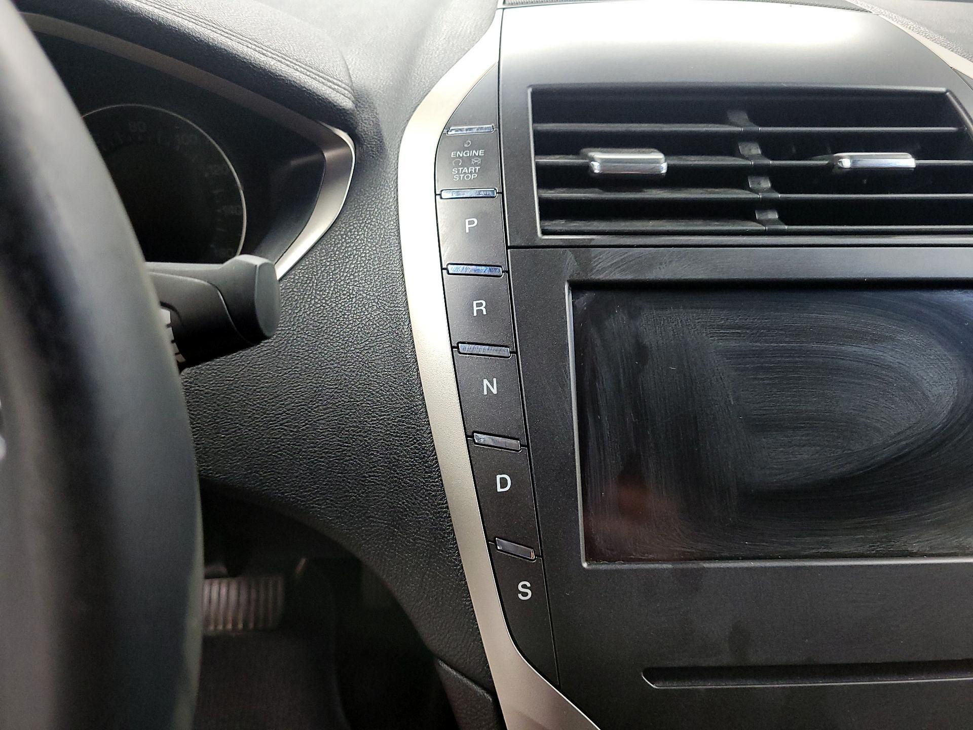 Thumbnail: 2016 Lincoln MKZ - 17