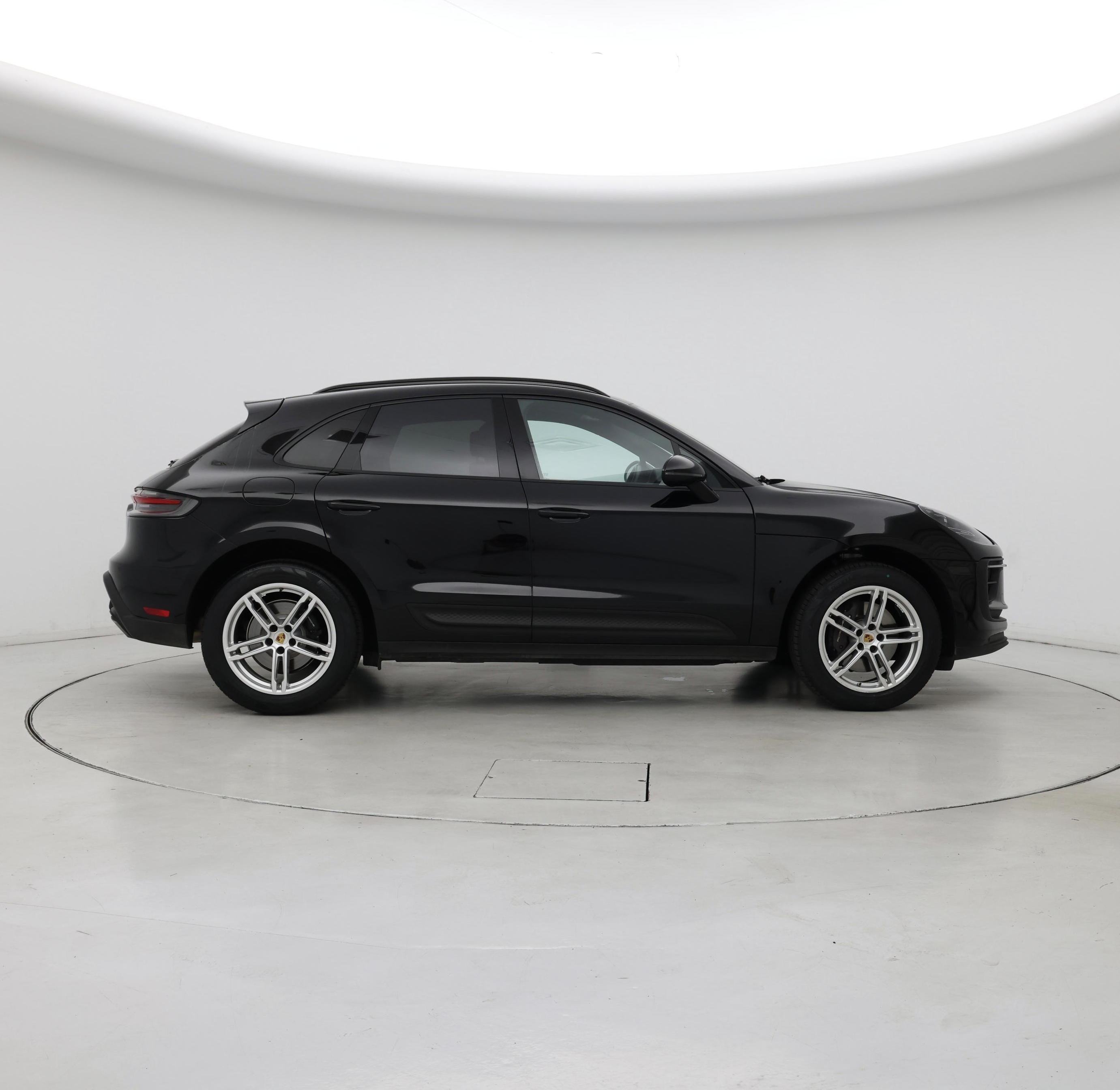 Thumbnail: 2022 Porsche Macan - 7