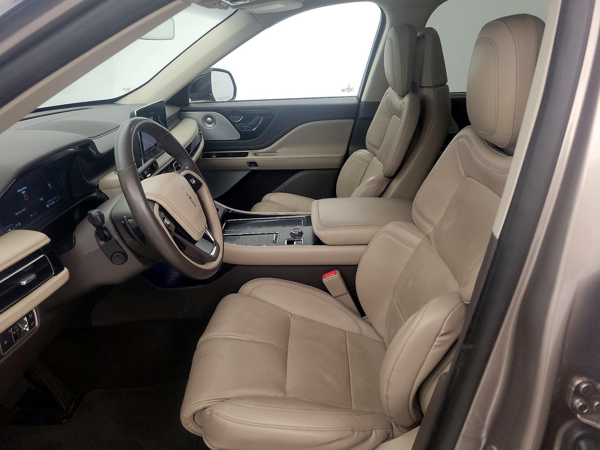 Thumbnail: 2020 Lincoln Aviator - 11
