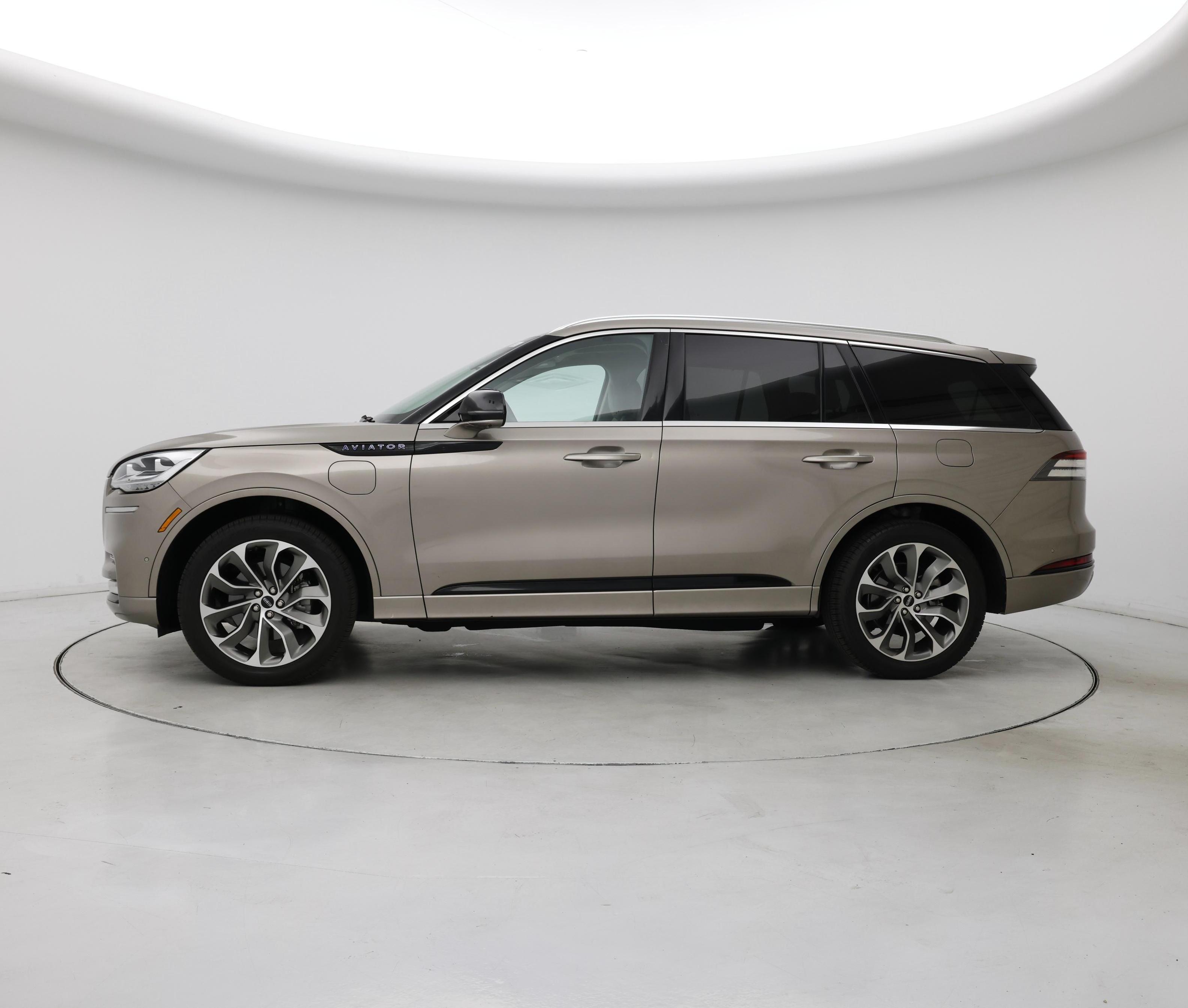 Thumbnail: 2020 Lincoln Aviator - 3