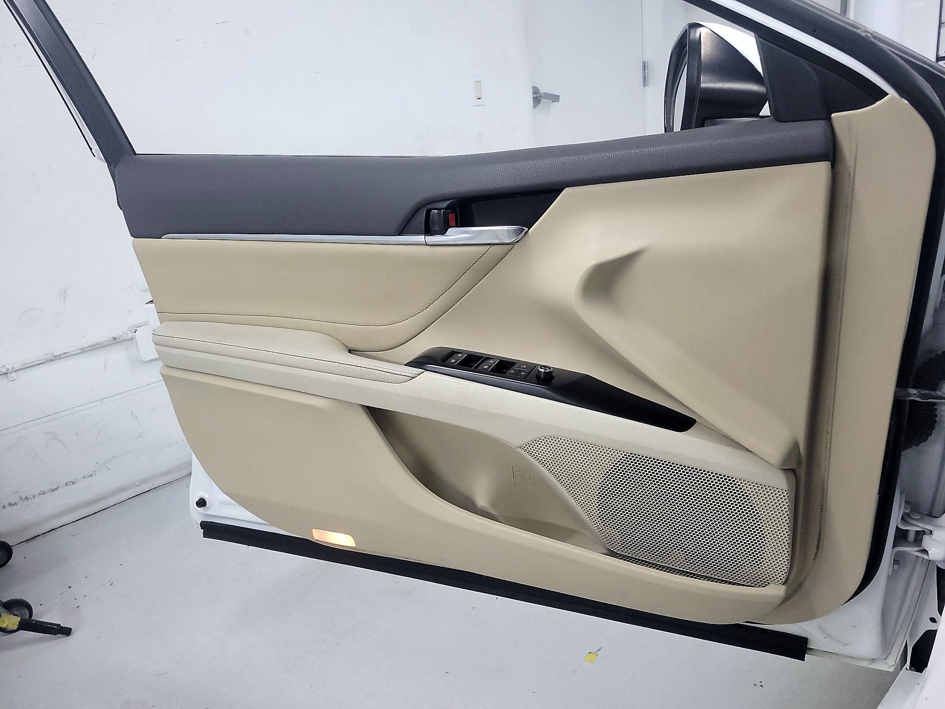 Thumbnail: 2018 Toyota Camry - 12