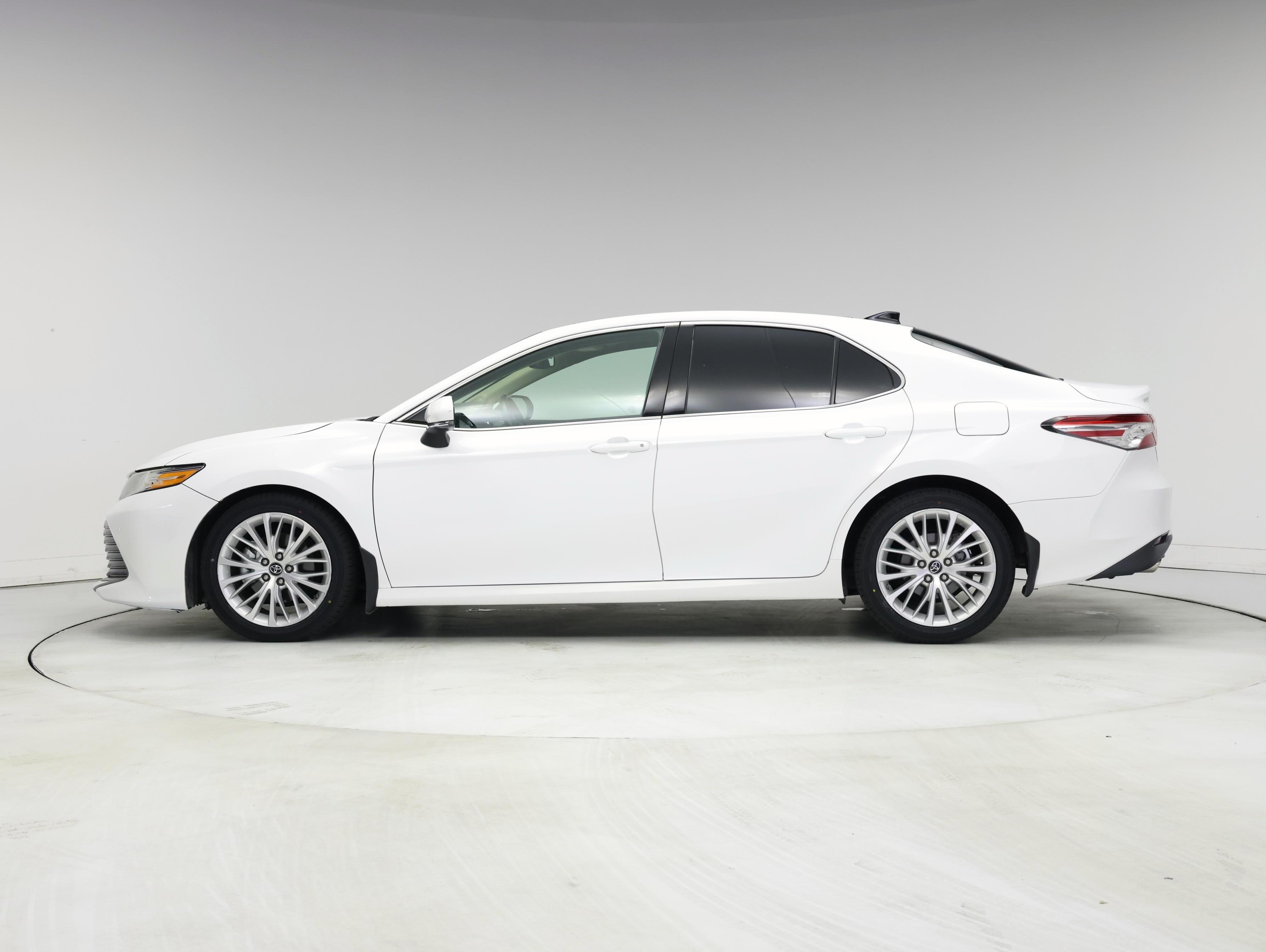 Thumbnail: 2018 Toyota Camry - 3