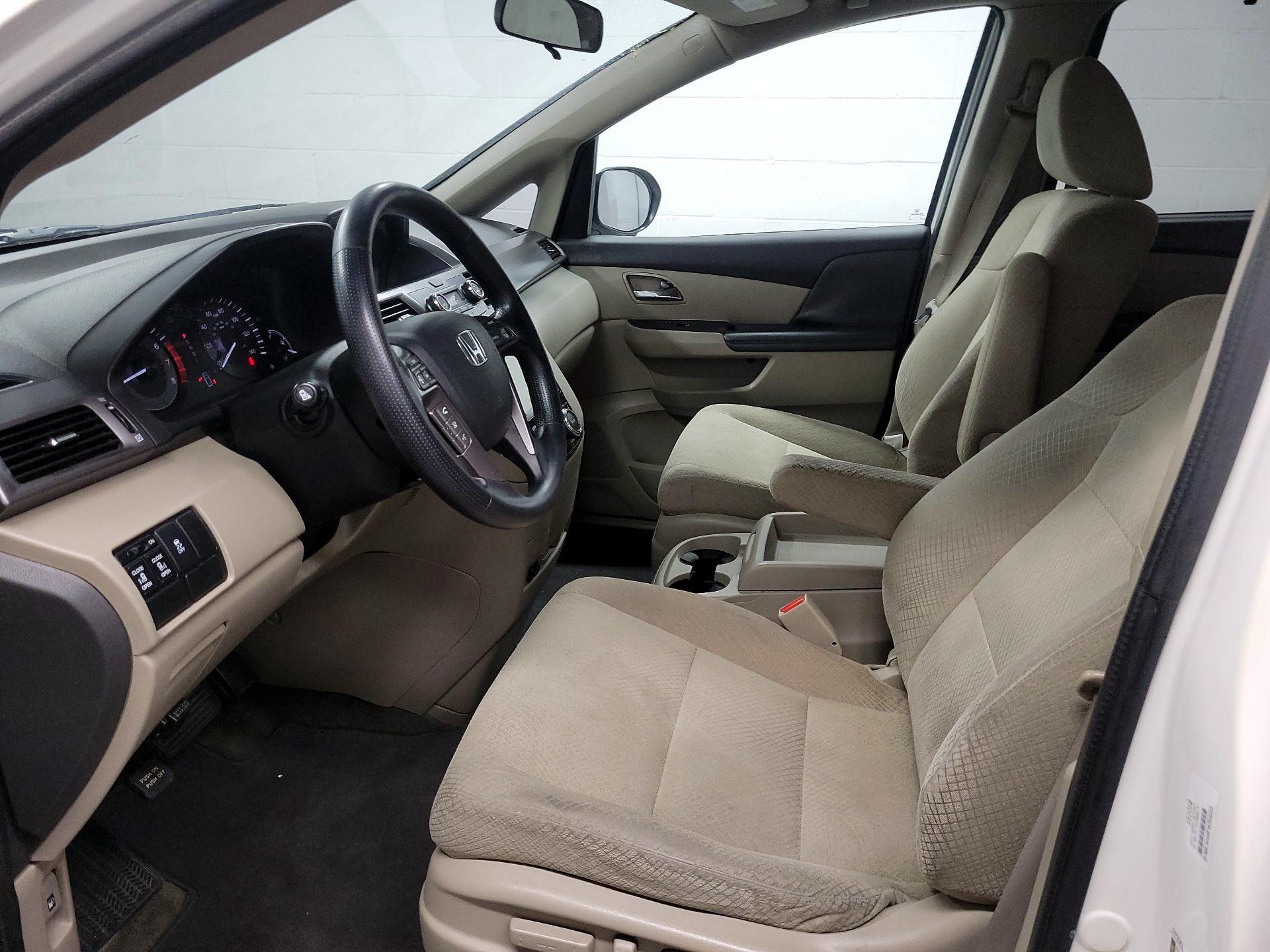 Thumbnail: 2015 Honda Odyssey - 11