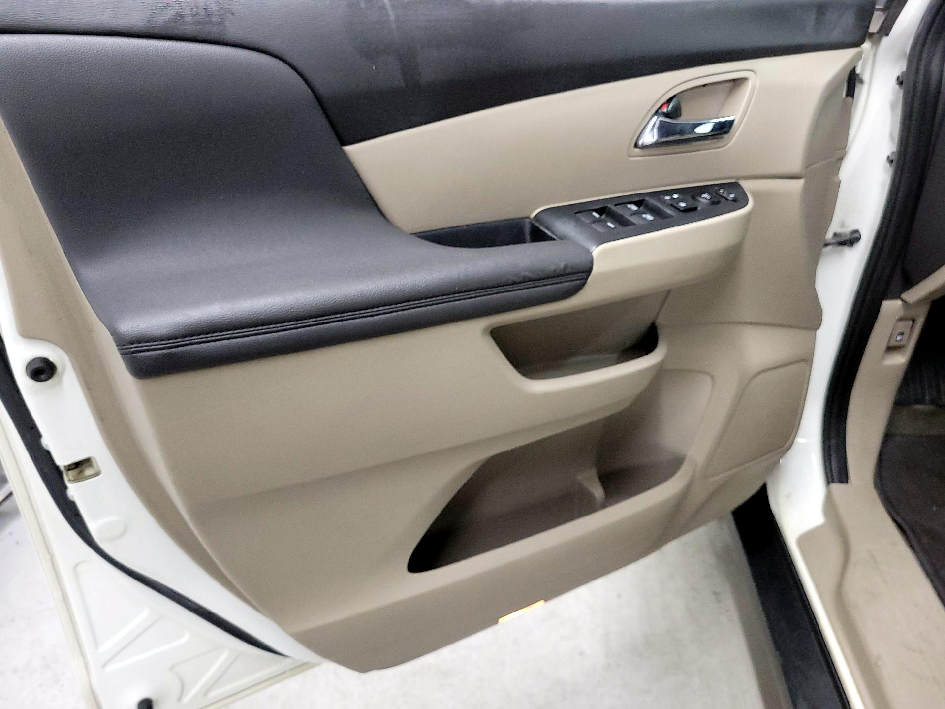 Thumbnail: 2015 Honda Odyssey - 12