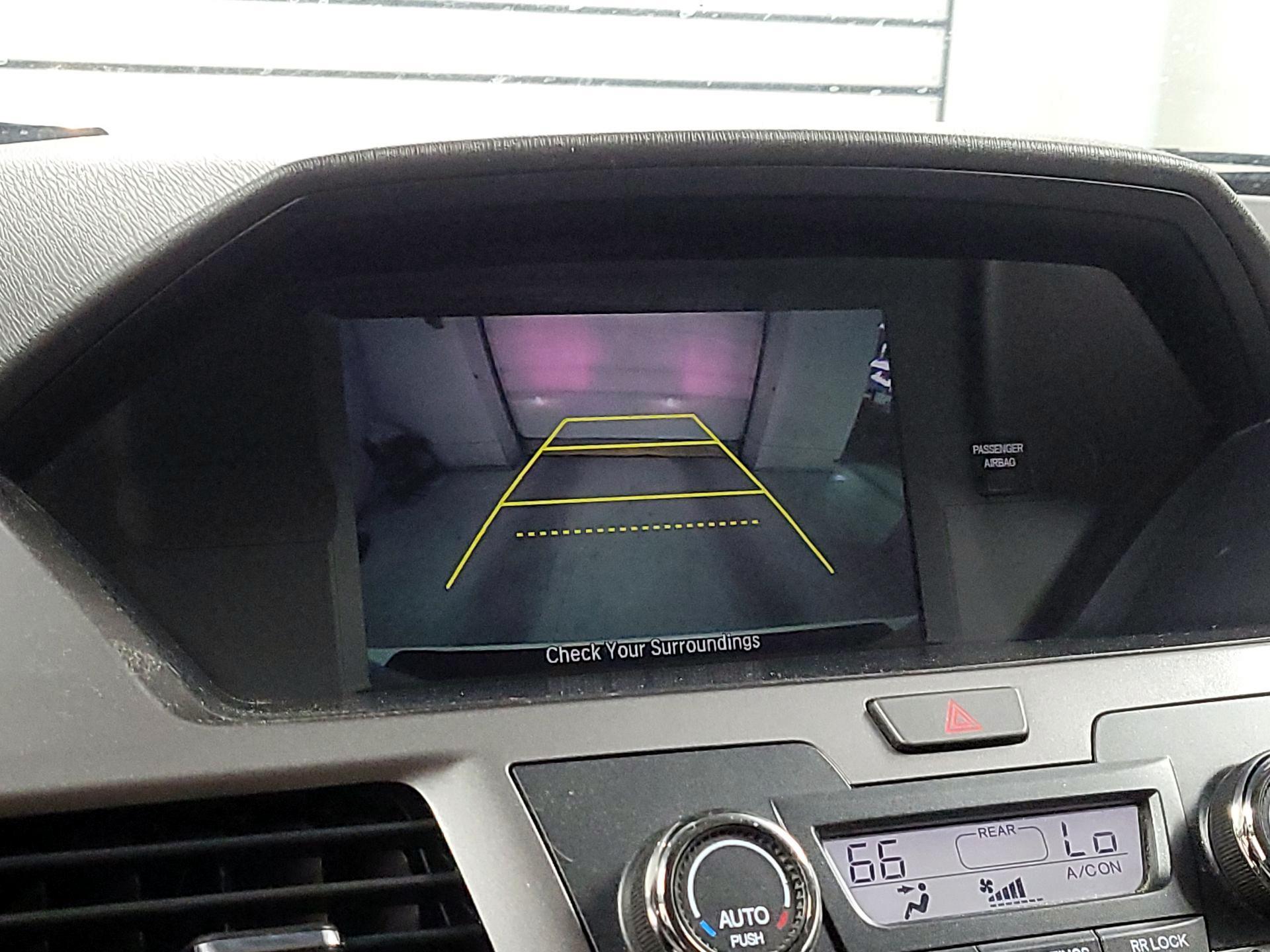 Thumbnail: 2015 Honda Odyssey - 14