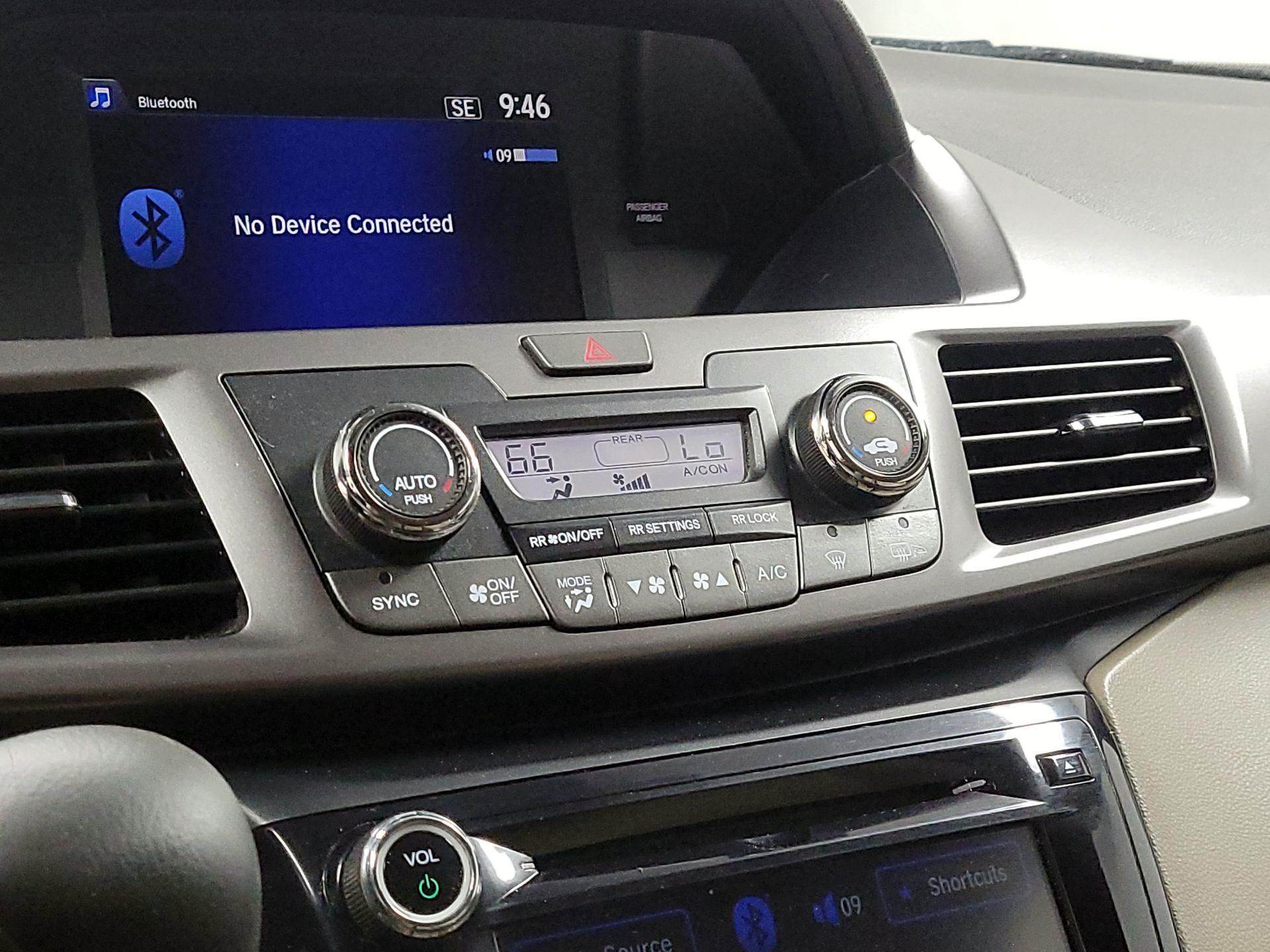 Thumbnail: 2015 Honda Odyssey - 16
